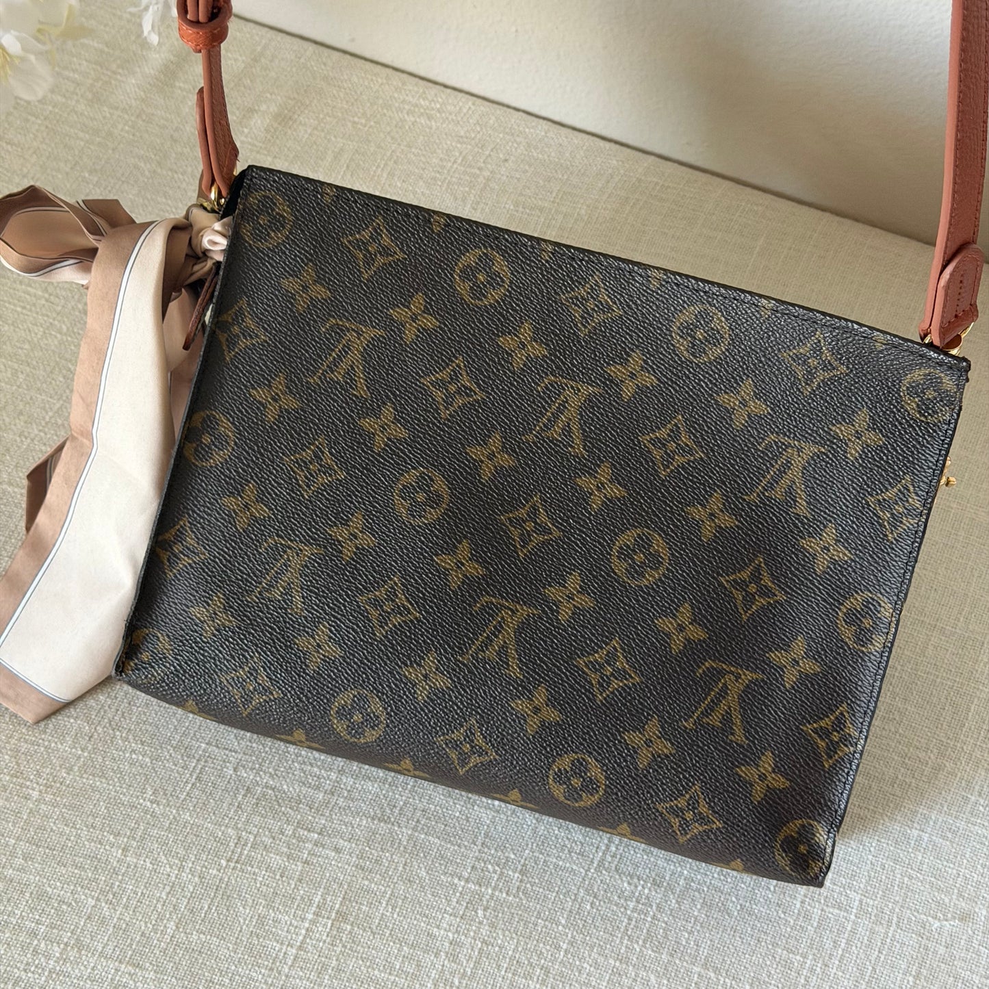 Authentic Louis Vuitton Monogram Toiletry 26 Crossbody