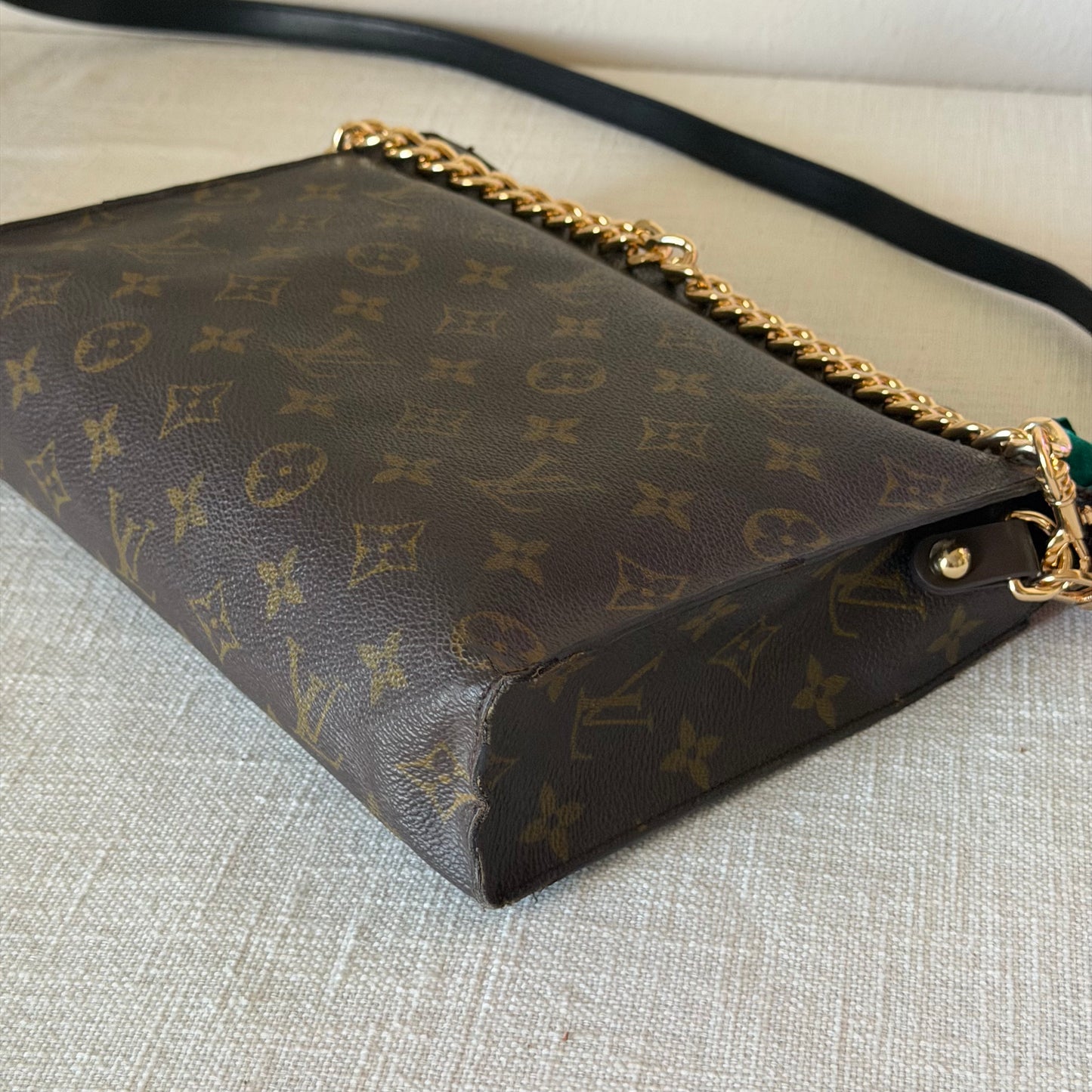Authentic Louis Vuitton Monogram Toiletry 26 Crossbody