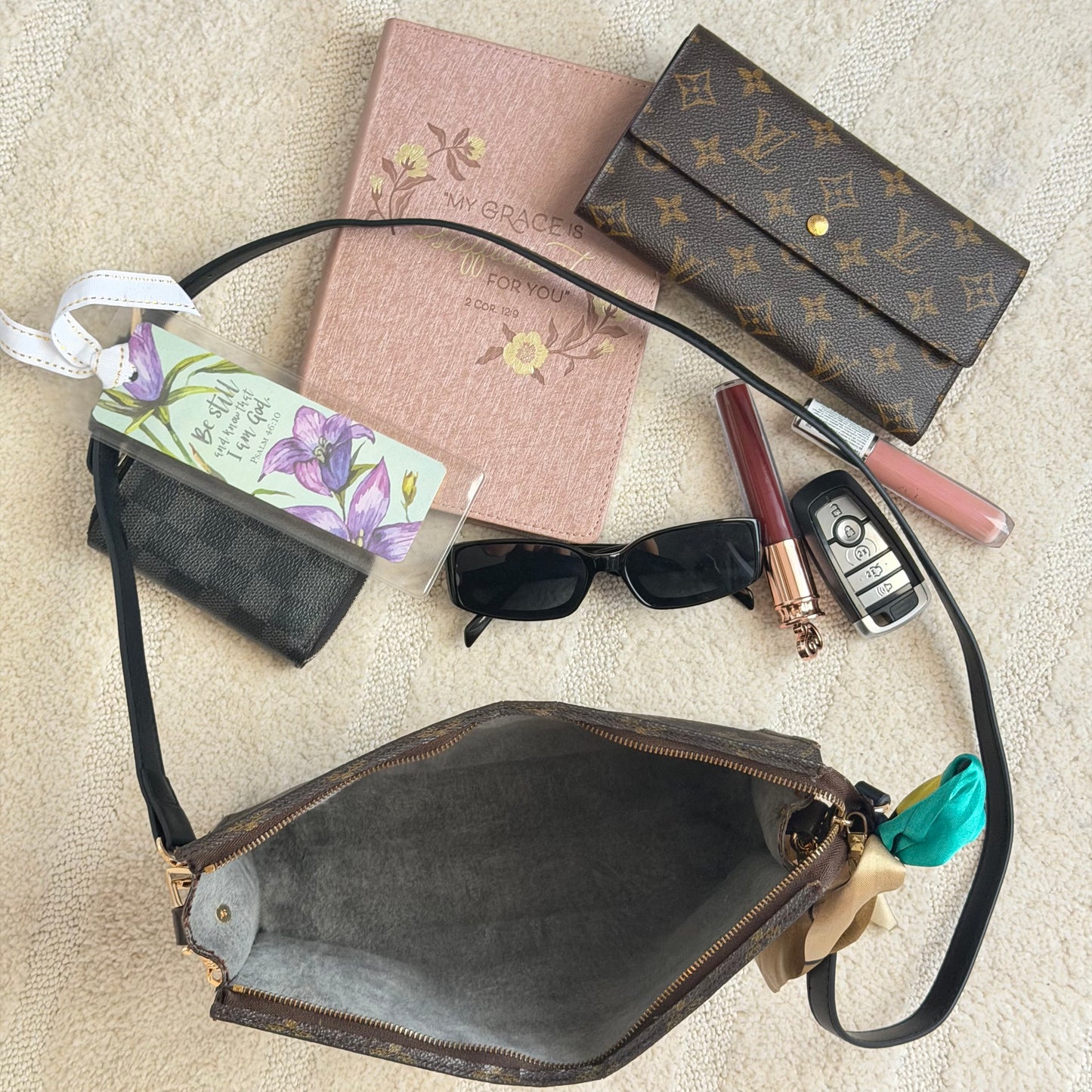 Authentic Louis Vuitton Monogram Toiletry 26 Crossbody