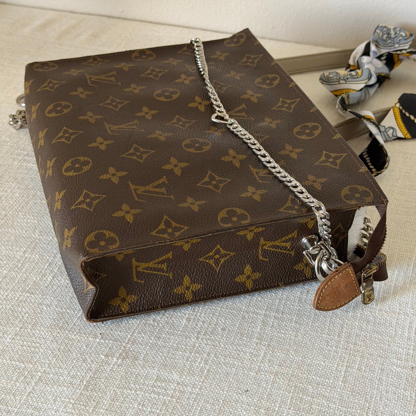Authentic Louis Vuitton Monogram Toiletry 26 Crossbody