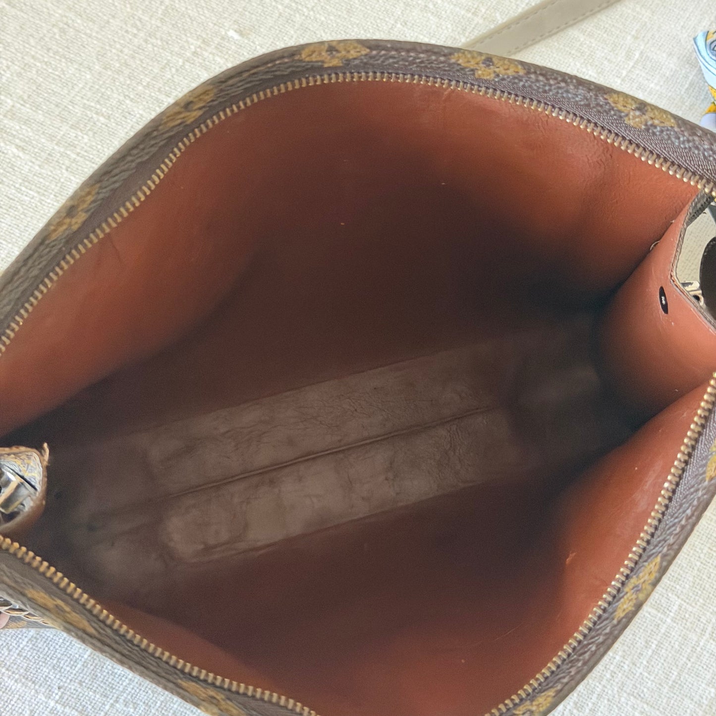 Authentic Louis Vuitton Monogram Toiletry 26 Crossbody