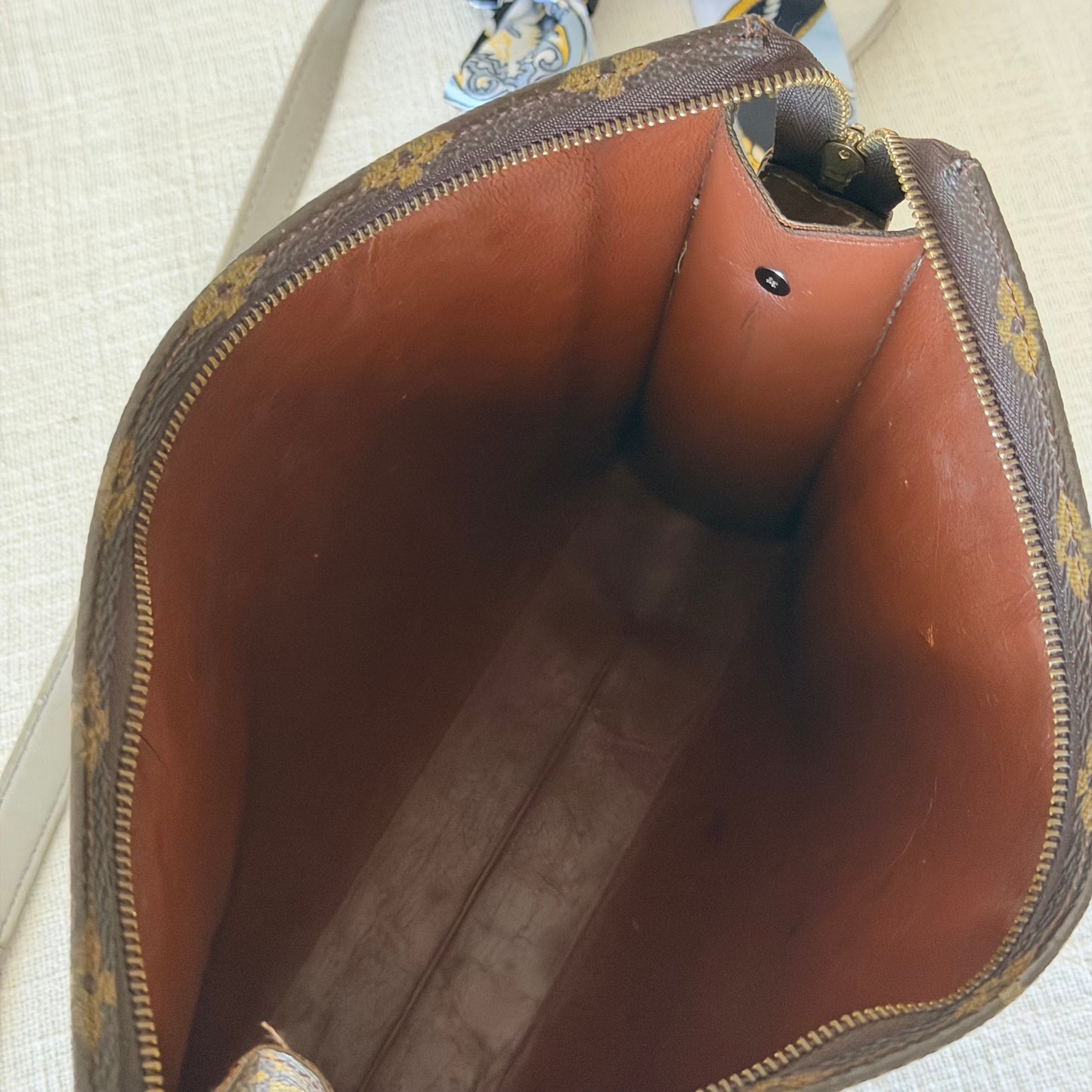 Authentic Louis Vuitton Monogram Toiletry 26 Crossbody