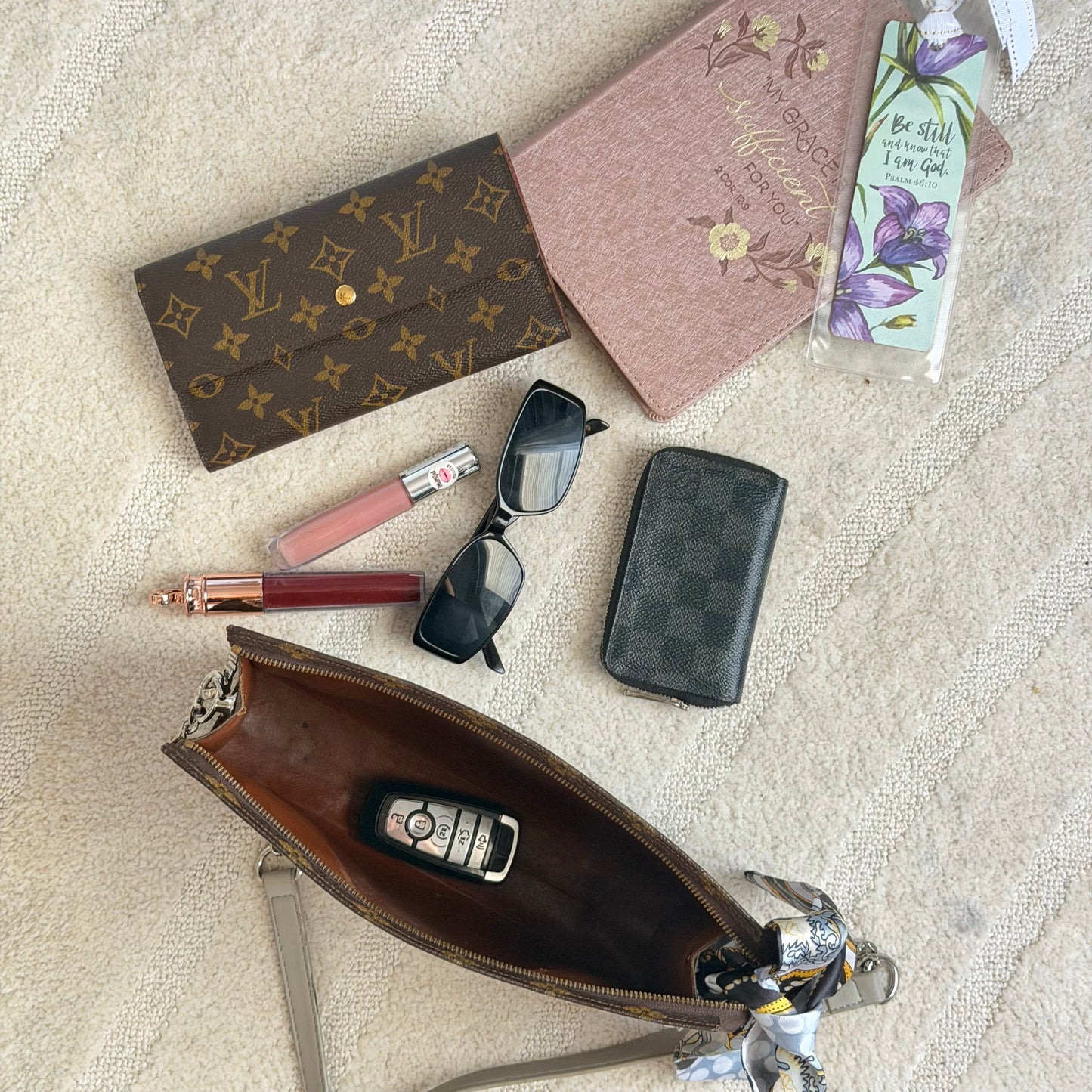 Authentic Louis Vuitton Monogram Toiletry 26 Crossbody
