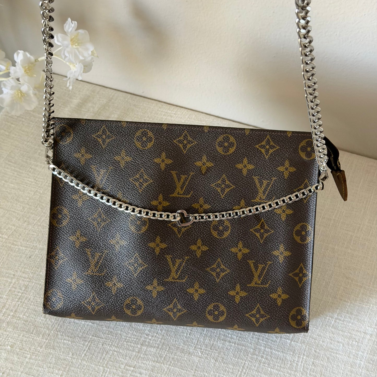 Authentic Louis Vuitton Monogram Toiletry 26 Crossbody