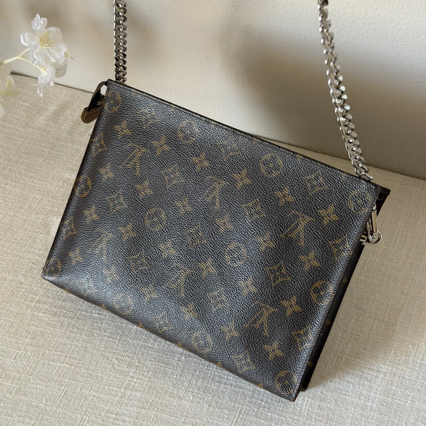 Authentic Louis Vuitton Monogram Toiletry 26 Crossbody