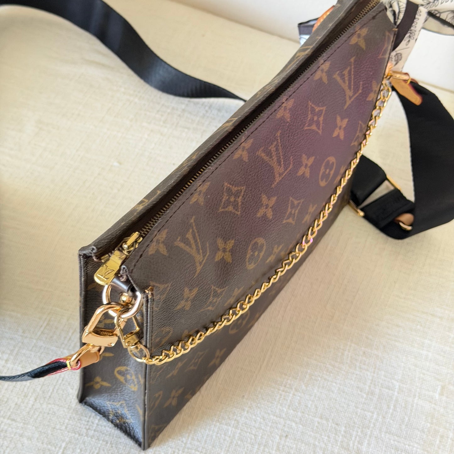Authentic Louis Vuitton Monogram Toiletry 26 Crossbody