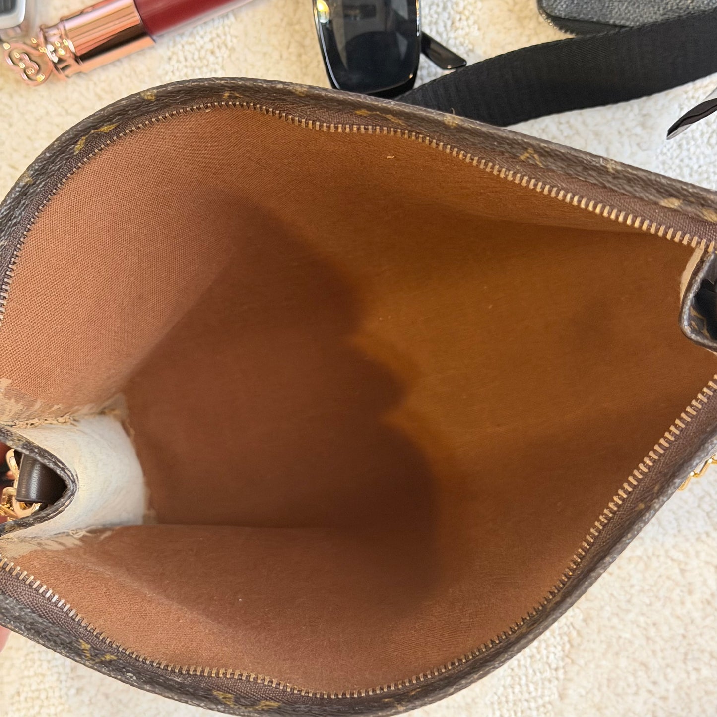 Authentic Louis Vuitton Monogram Toiletry 26 Crossbody