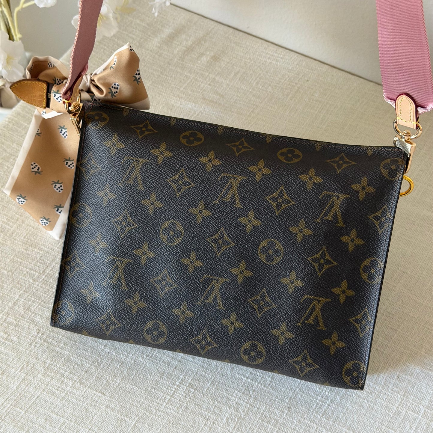 Authentic Louis Vuitton Monogram Toiletry 26 Crossbody