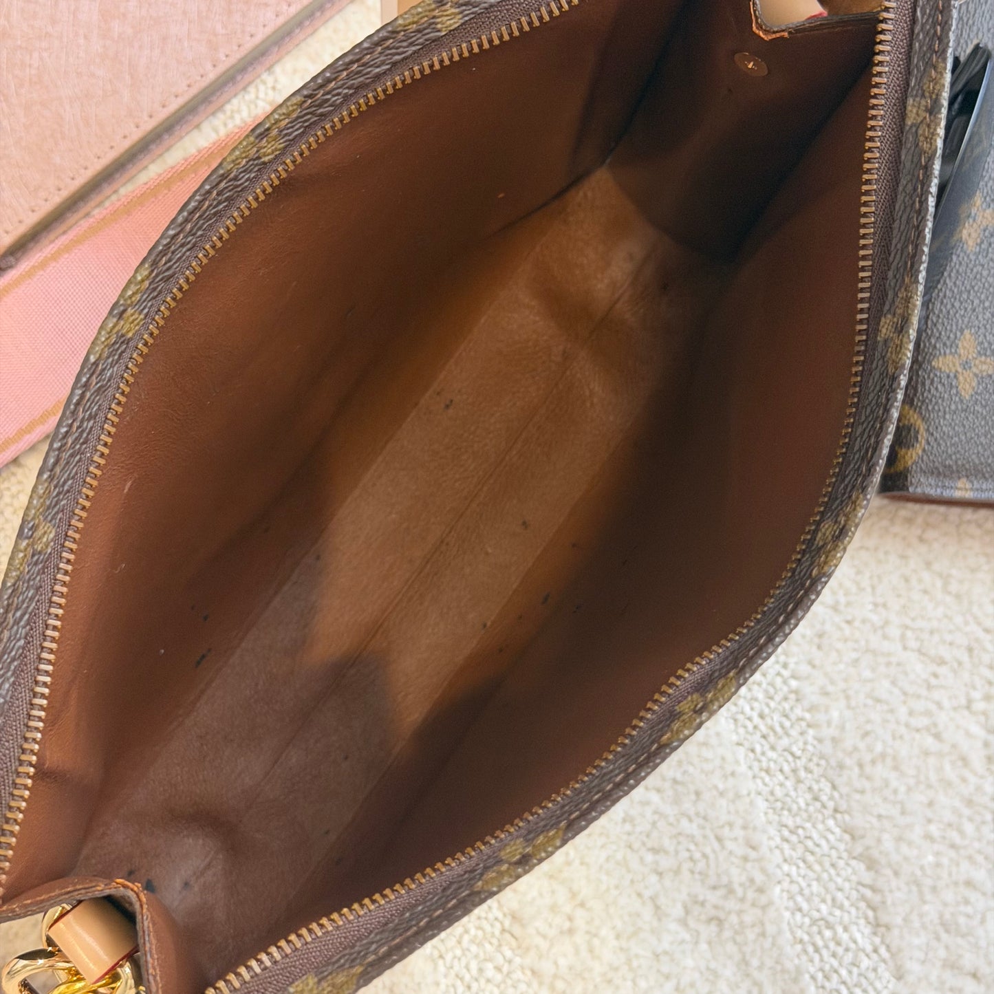 Authentic Louis Vuitton Monogram Toiletry 26 Crossbody