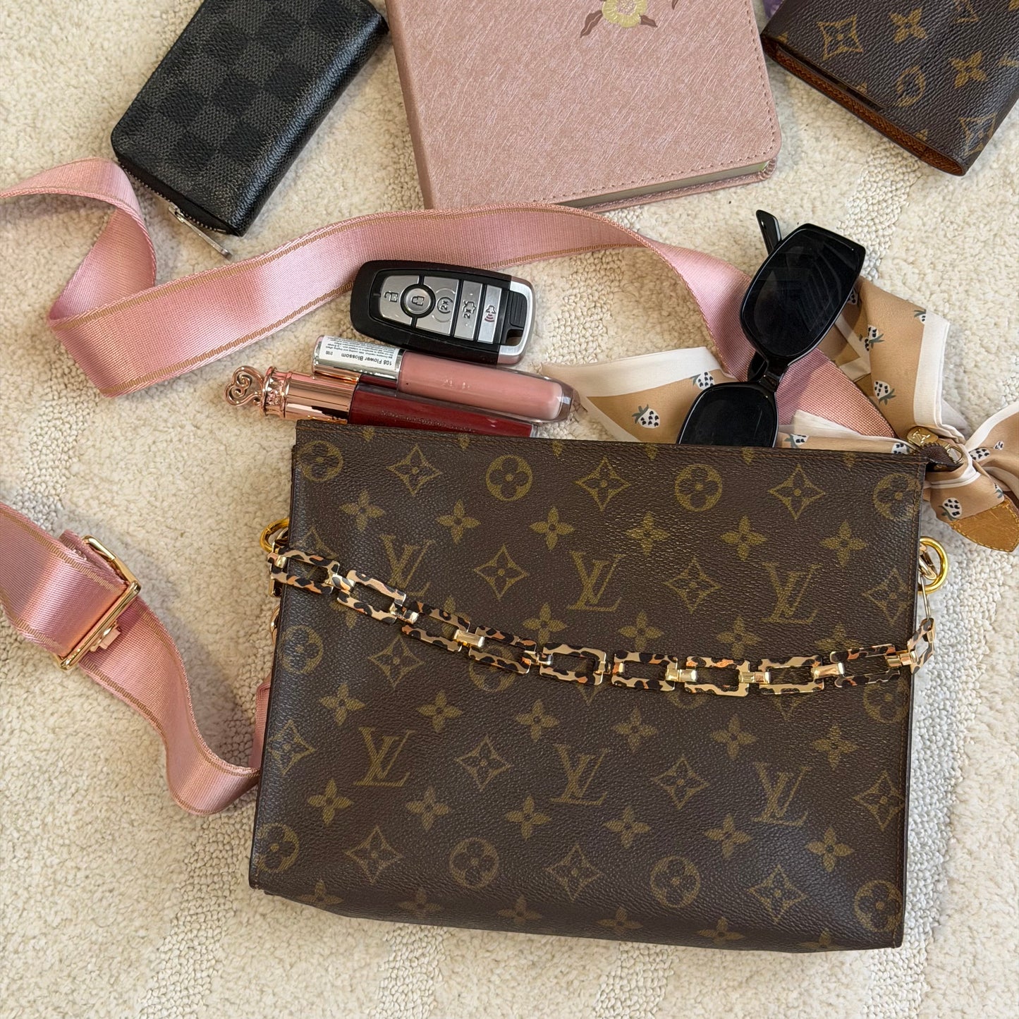 Authentic Louis Vuitton Monogram Toiletry 26 Crossbody