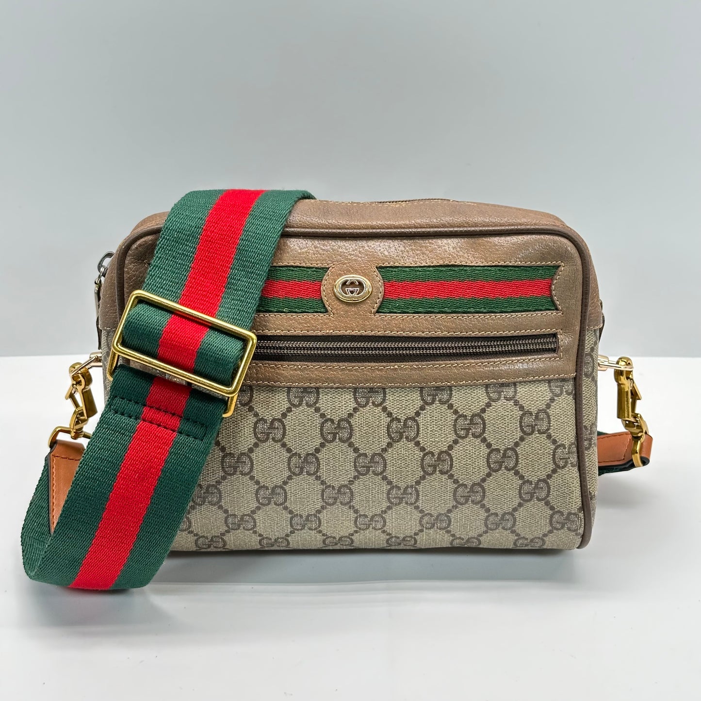 Authentic GUCCI Vintage GG Zipper Pouch Crossbody