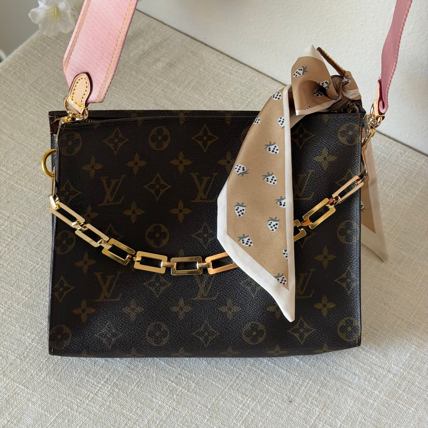 Authentic Louis Vuitton Monogram Toiletry 26 Crossbody