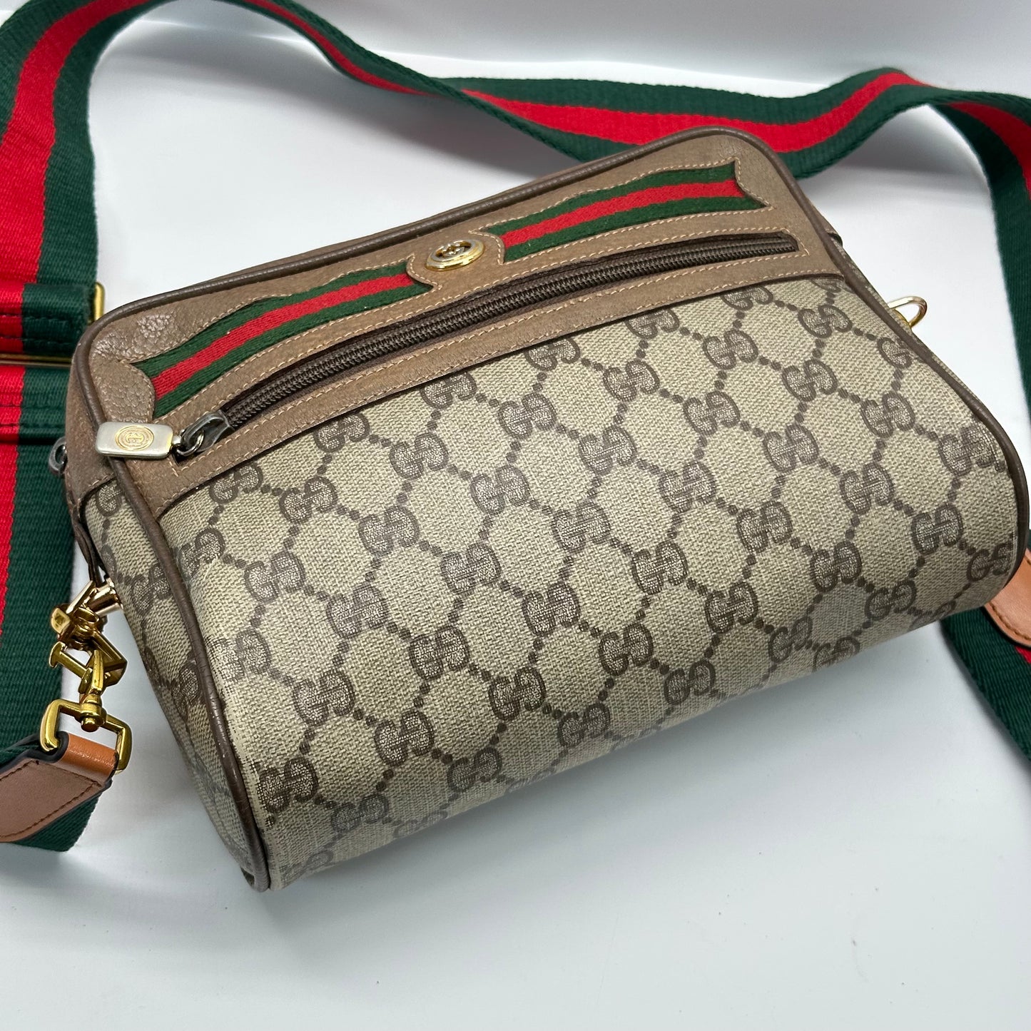 Authentic GUCCI Vintage GG Zipper Pouch Crossbody