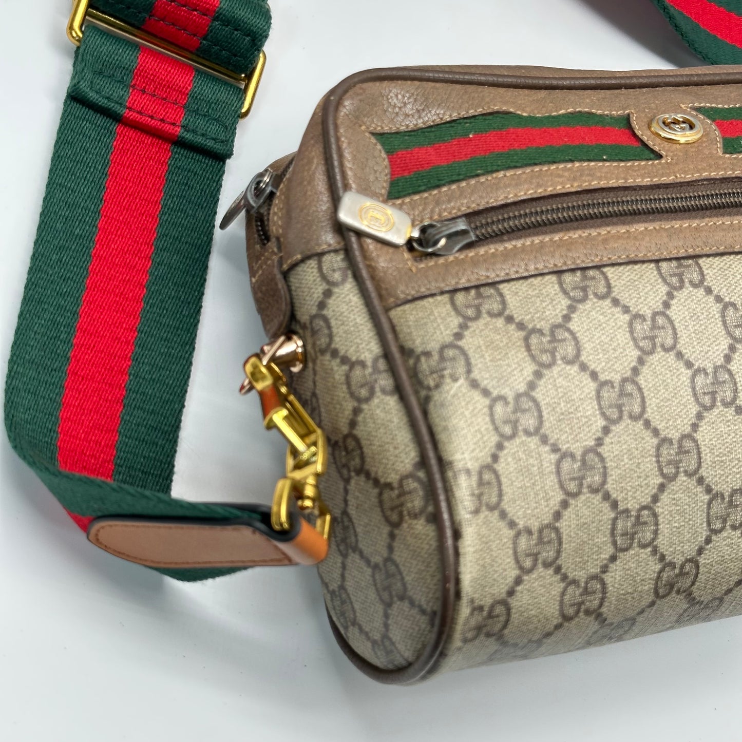 Authentic GUCCI Vintage GG Zipper Pouch Crossbody