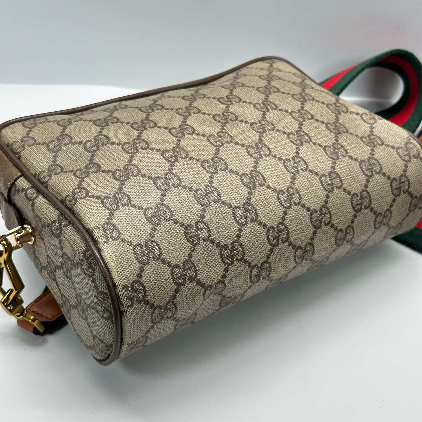 Authentic GUCCI Vintage GG Zipper Pouch Crossbody