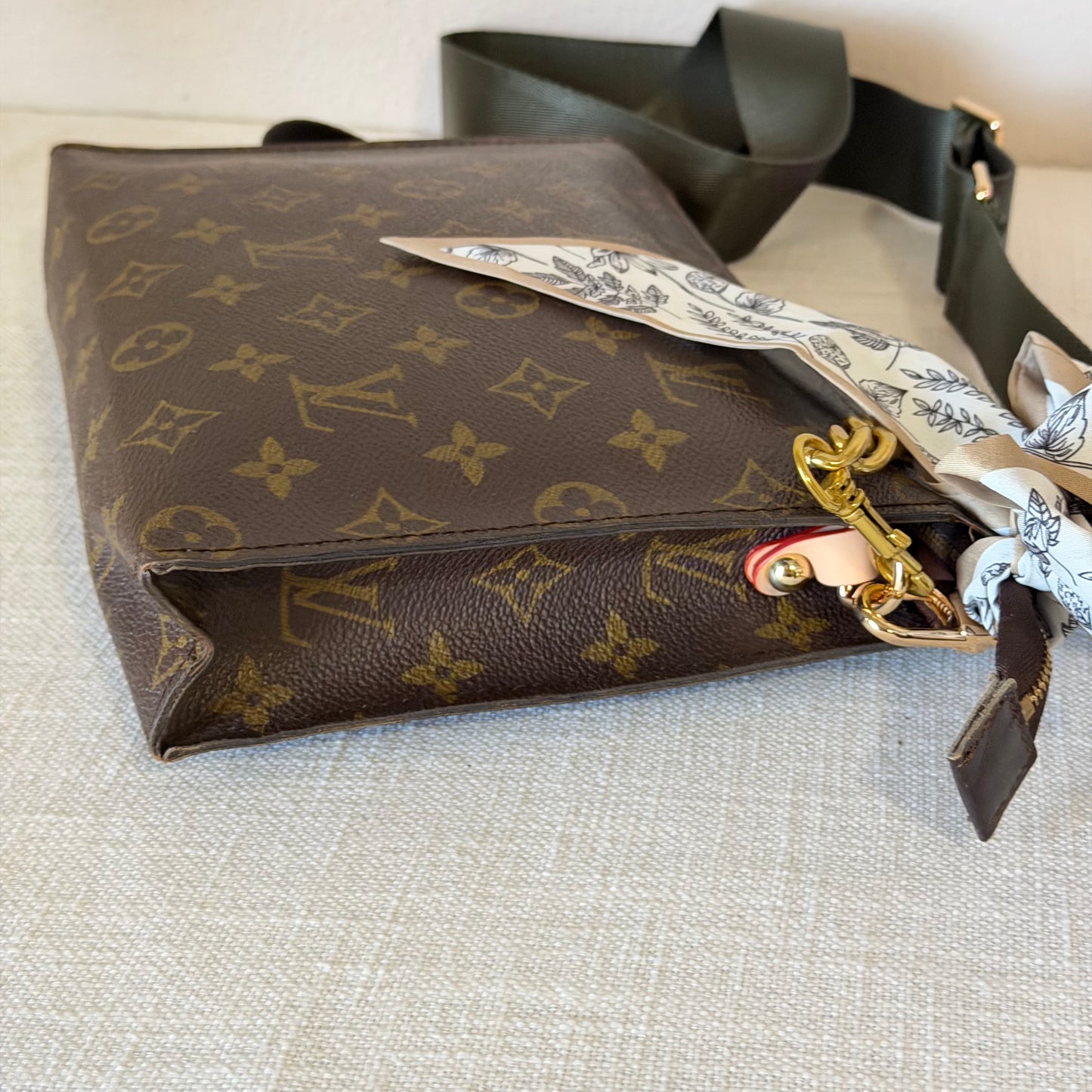 (Copy) Authentic Louis Vuitton Monogram Toiletry 26 Crossbody