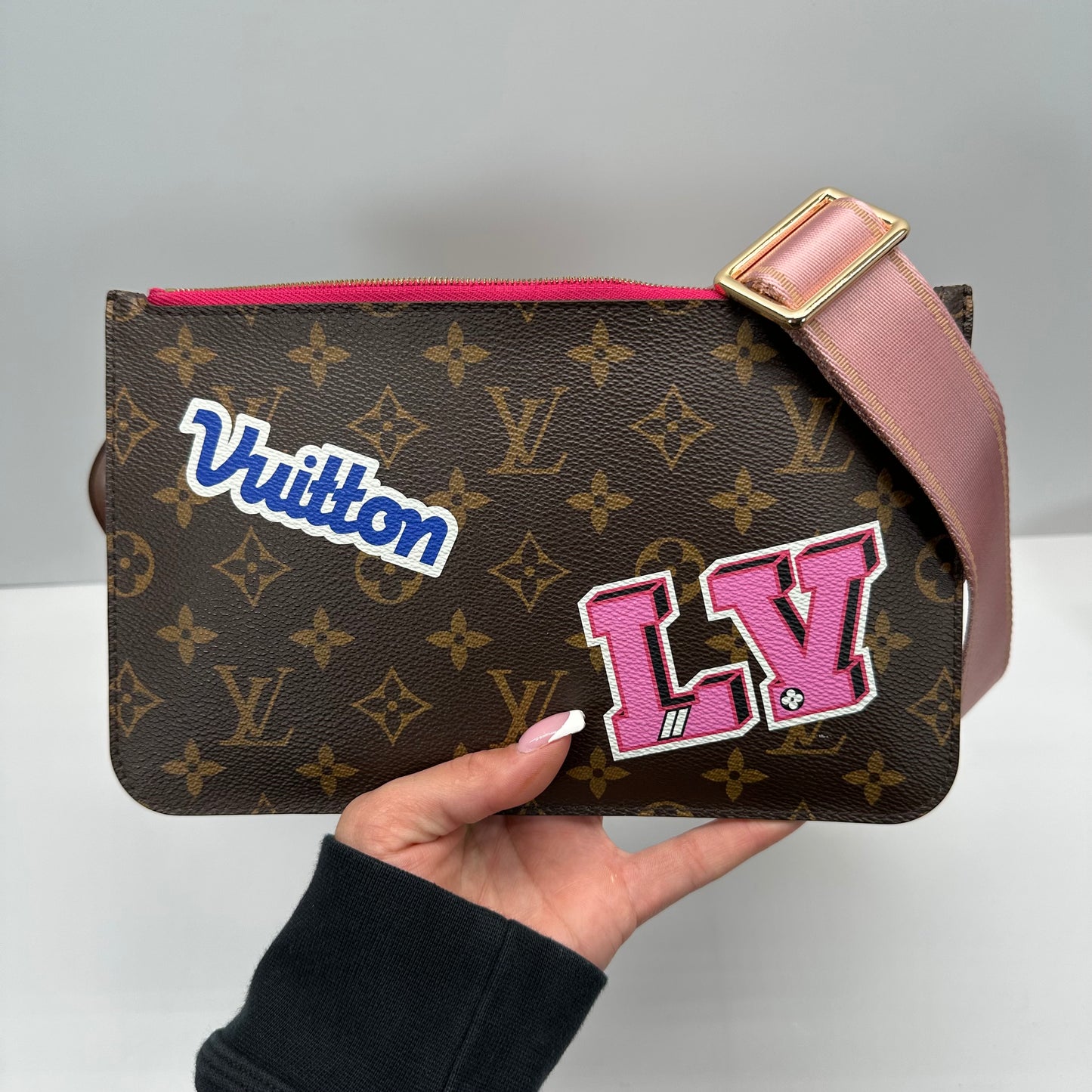 Authentic Louis Vuitton 2018 Monogram Travel Stickers Neverfull Pouch