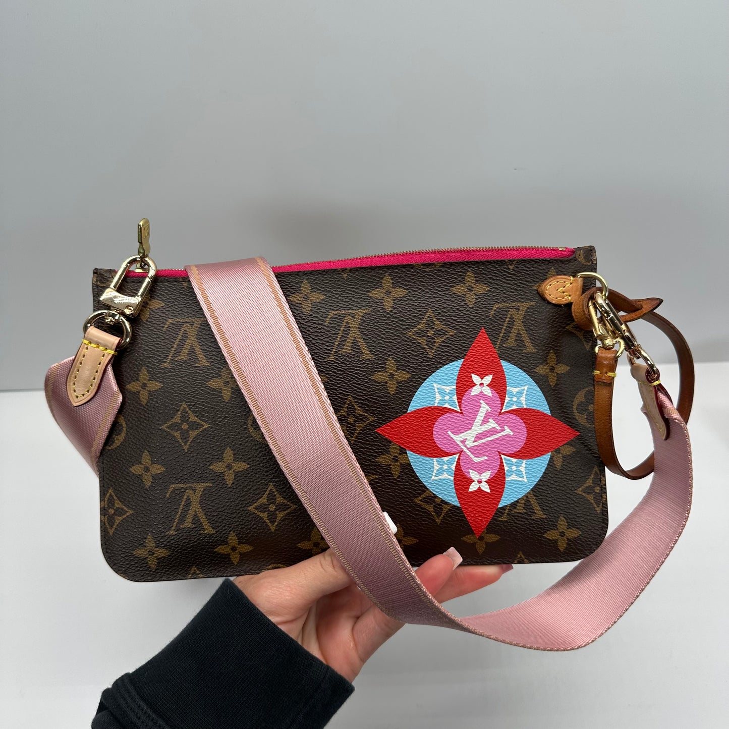 Authentic Louis Vuitton 2018 Monogram Travel Stickers Neverfull Pouch
