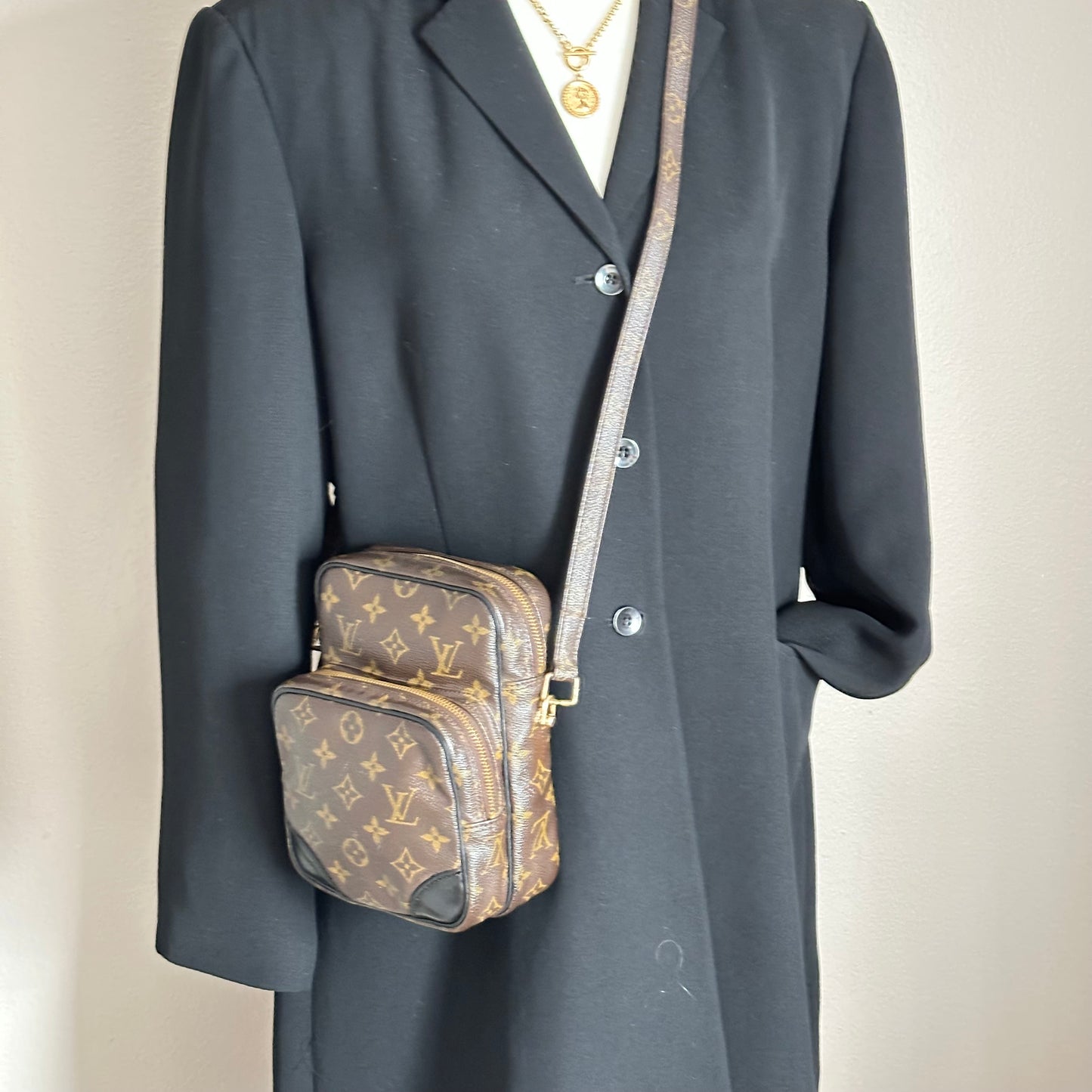 Authentic Louis Vuitton 1990 Monogram Amazone MM Crossbody