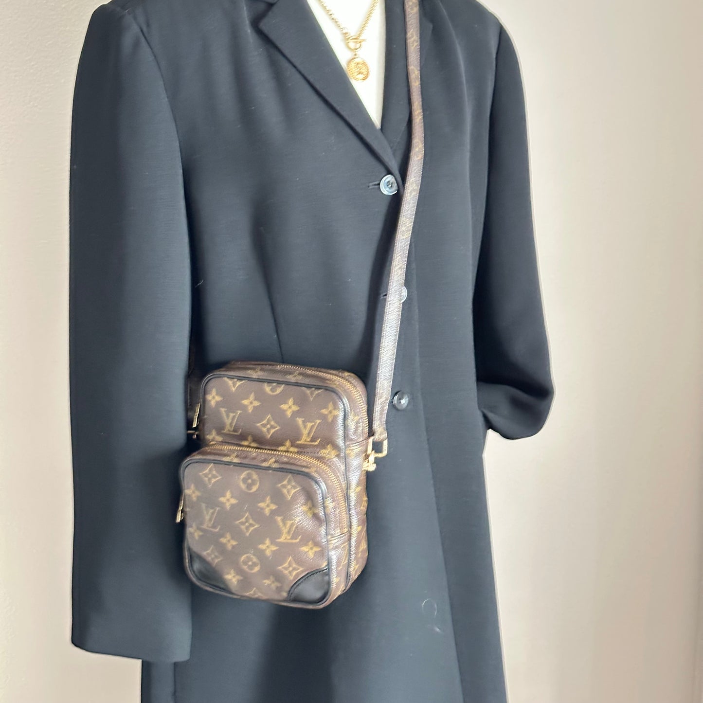 Authentic Louis Vuitton 1990 Monogram Amazone MM Crossbody