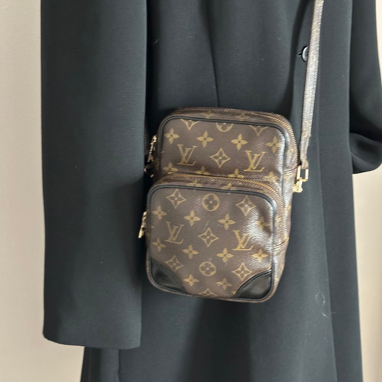 Authentic Louis Vuitton 1990 Monogram Amazone MM Crossbody