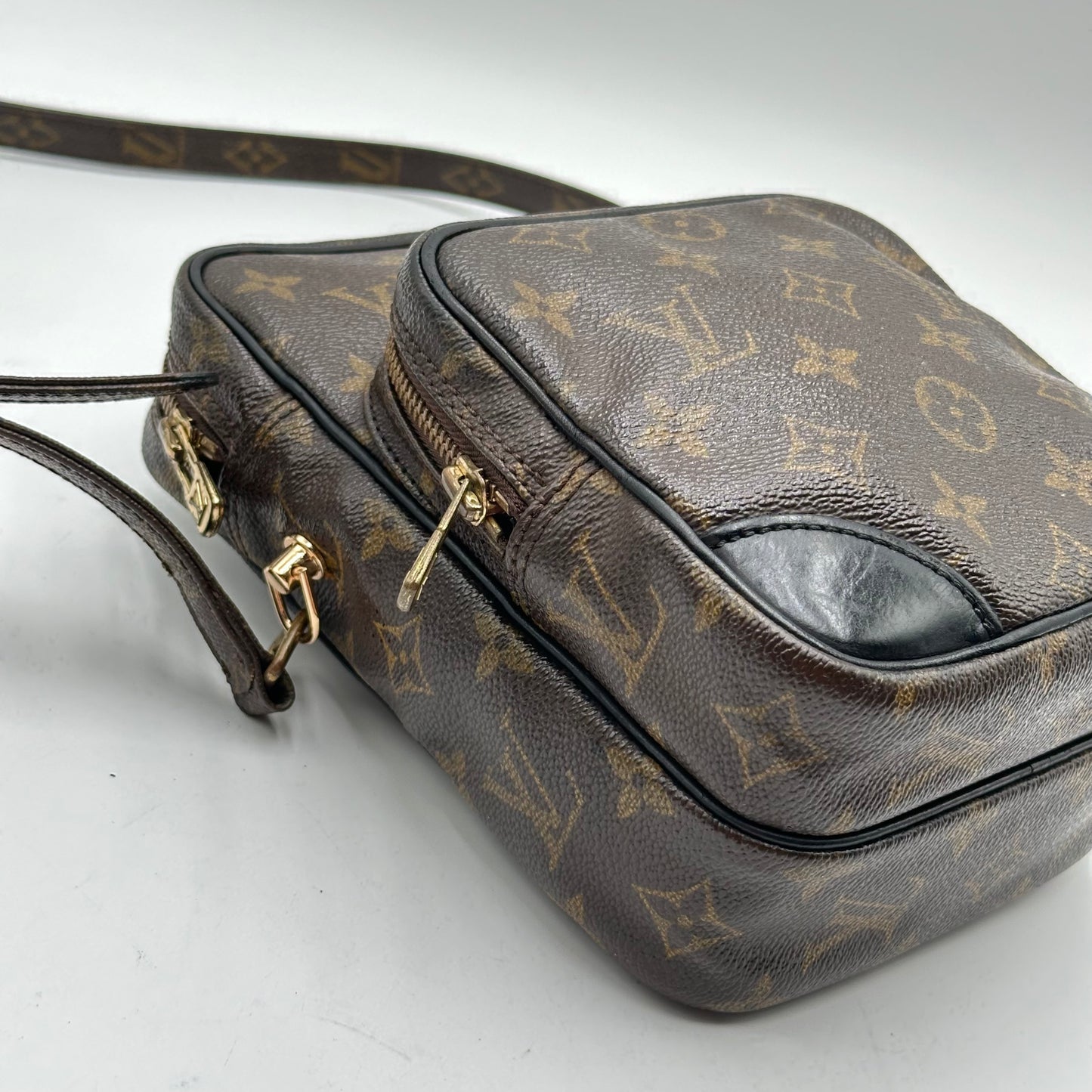 Authentic Louis Vuitton 1990 Monogram Amazone MM Crossbody