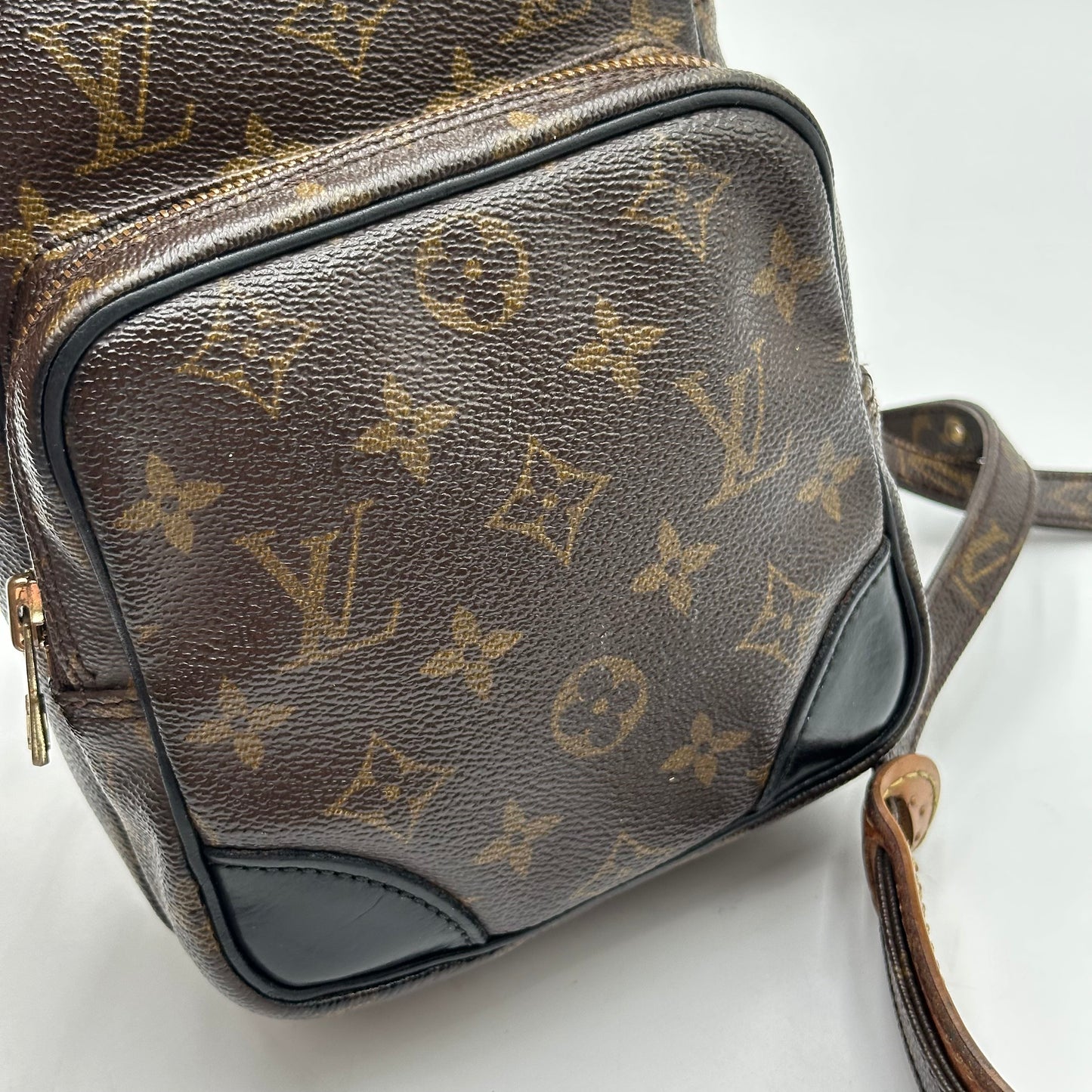 Authentic Louis Vuitton 1990 Monogram Amazone MM Crossbody