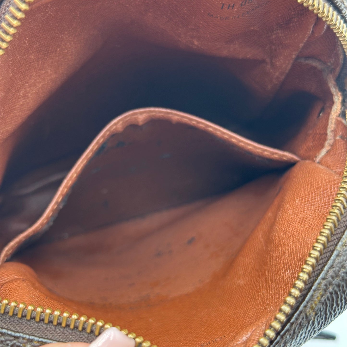 Authentic Louis Vuitton 1990 Monogram Amazone MM Crossbody