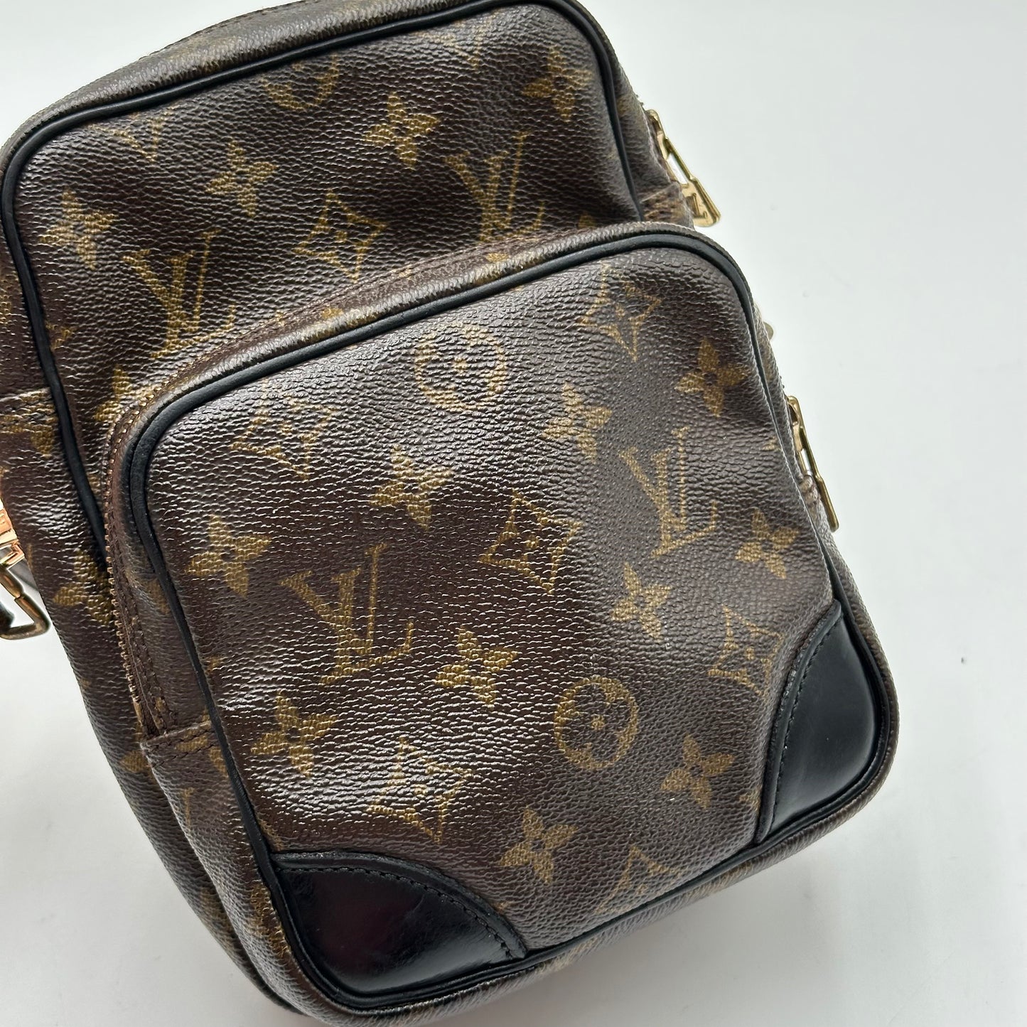 Authentic Louis Vuitton 1990 Monogram Amazone MM Crossbody