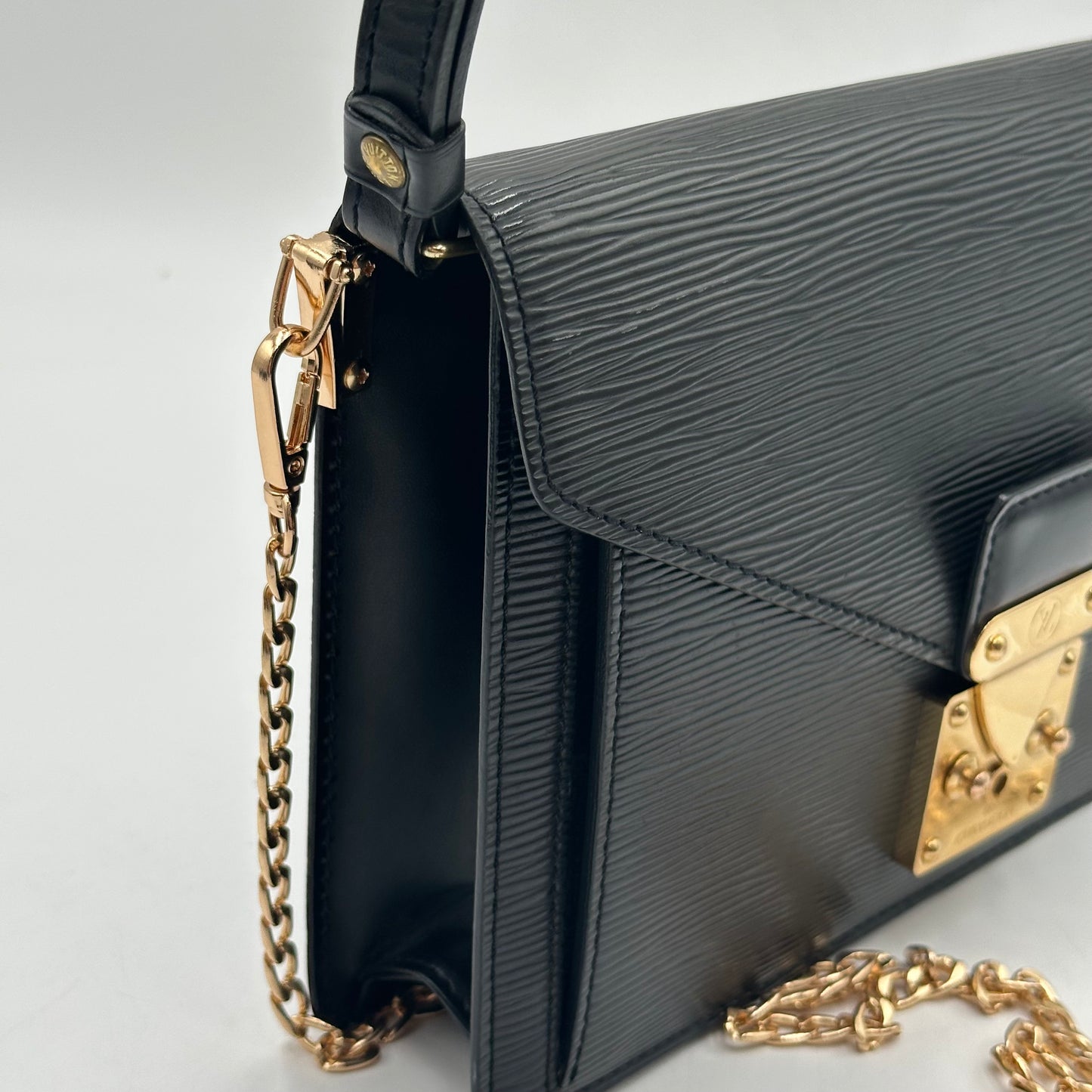 Authentic Louis Vuitton 2000 Black Epi Dragonne Sellier Clutch Crossbody