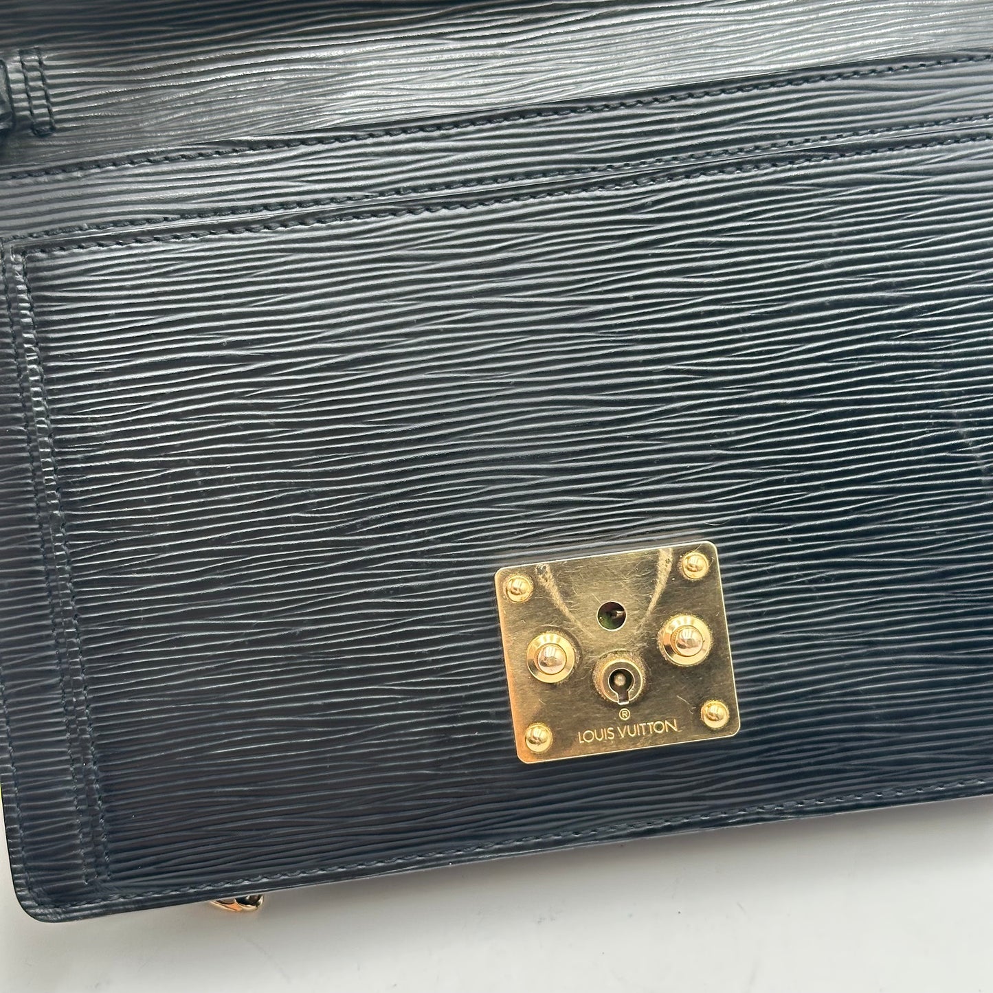 Authentic Louis Vuitton 2000 Black Epi Dragonne Sellier Clutch Crossbody