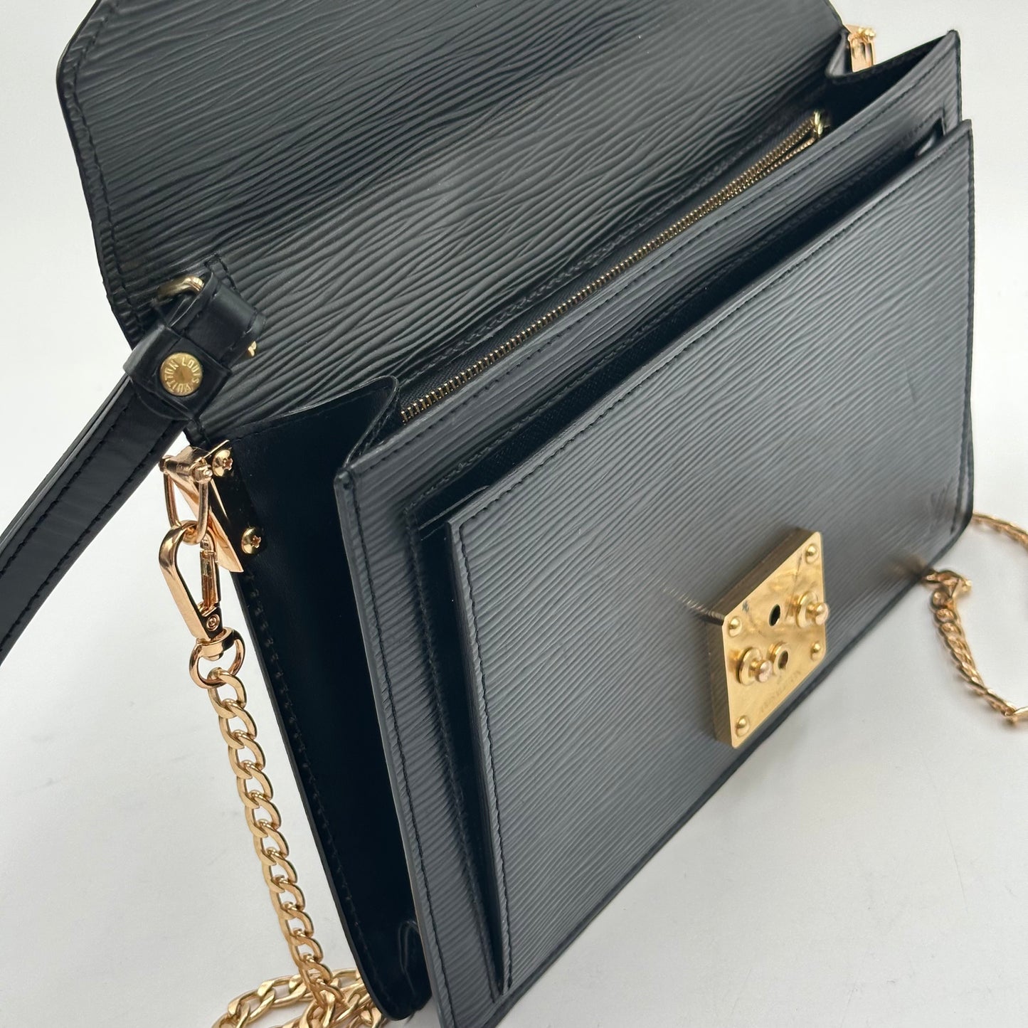 Authentic Louis Vuitton 2000 Black Epi Dragonne Sellier Clutch Crossbody