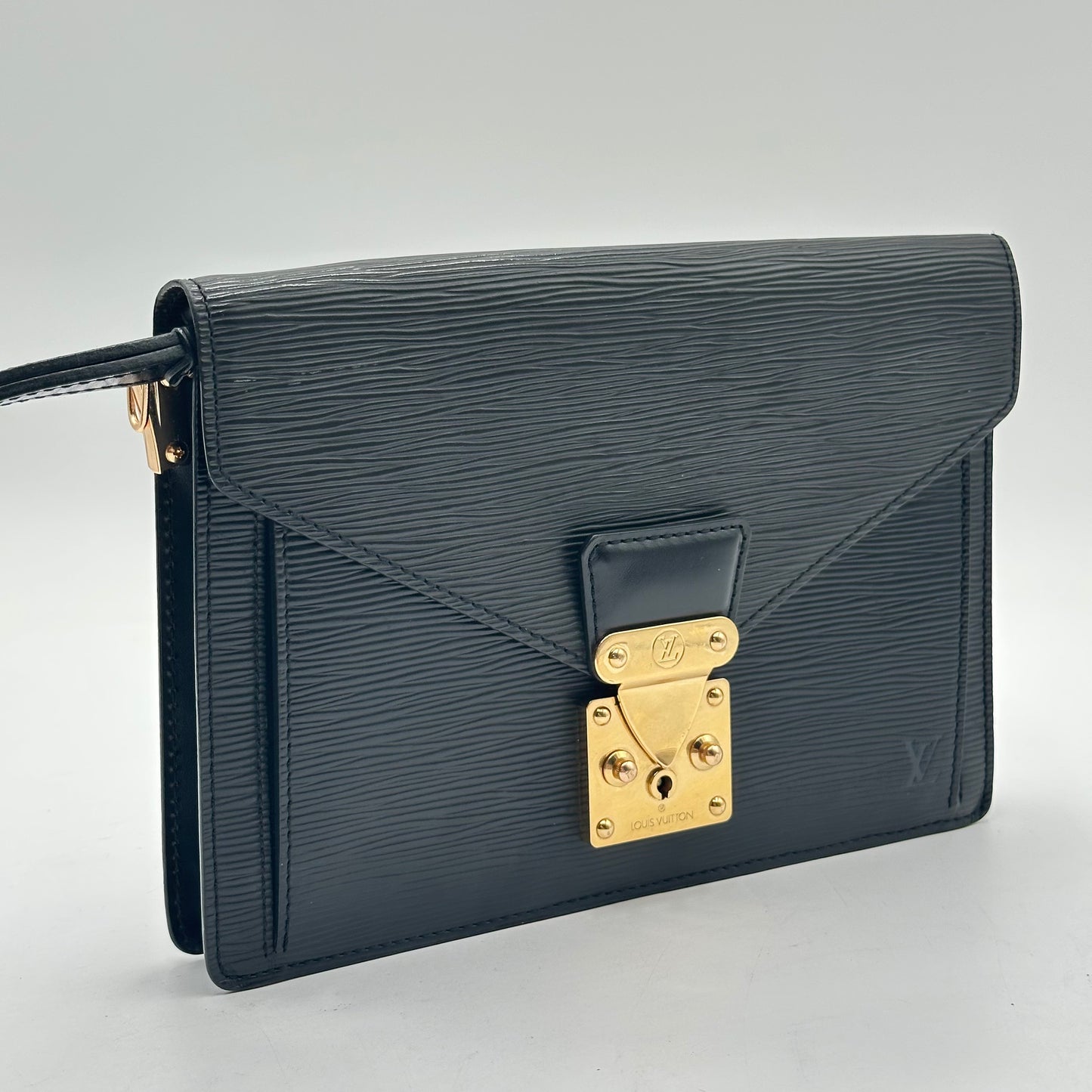 Authentic Louis Vuitton 2000 Black Epi Dragonne Sellier Clutch Crossbody