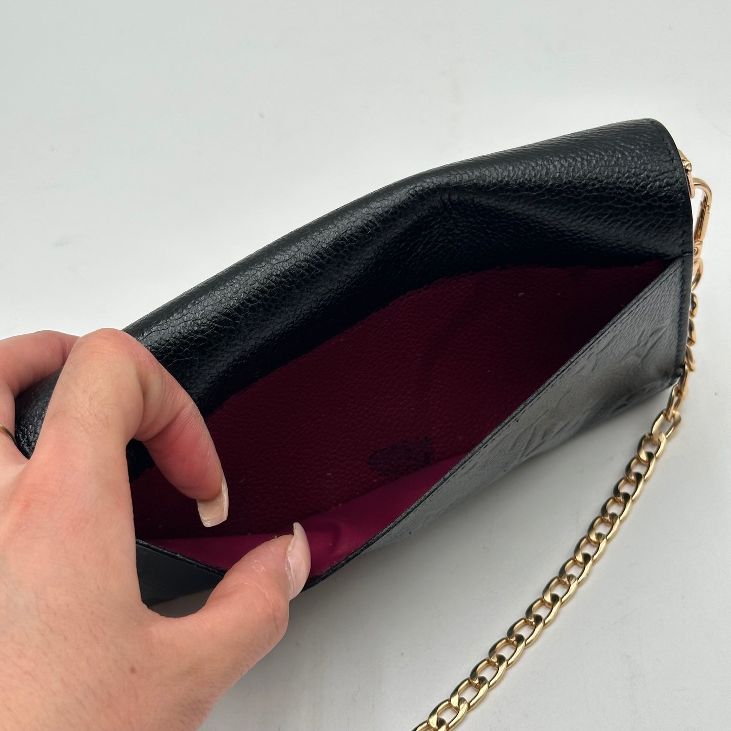 Authentic Louis Vuitton 2018 Empreinte Black Sarah Wallet Crossbody