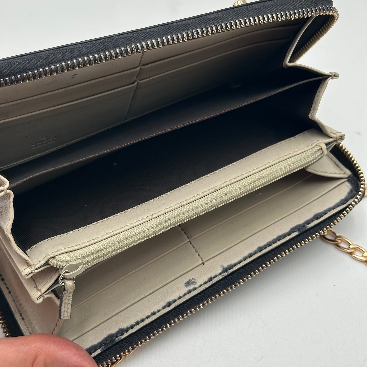 Authentic GUCCI Black Microguccisima Full Zipper Wallet Crossbody