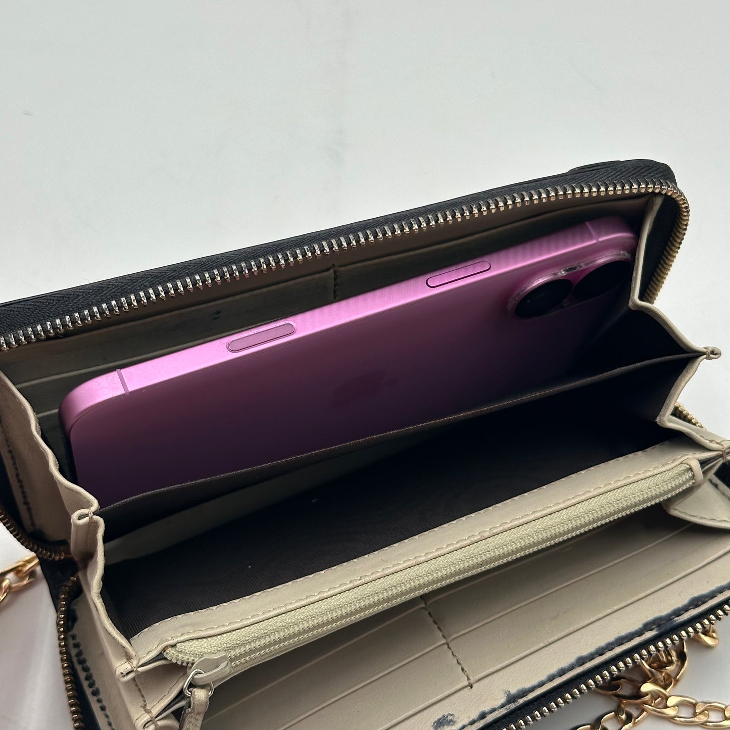 Authentic GUCCI Black Microguccisima Full Zipper Wallet Crossbody