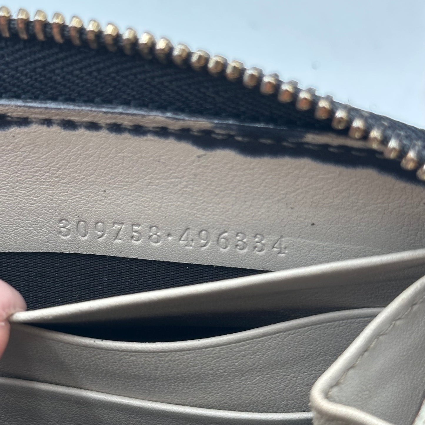 Authentic GUCCI Black Microguccisima Full Zipper Wallet Crossbody