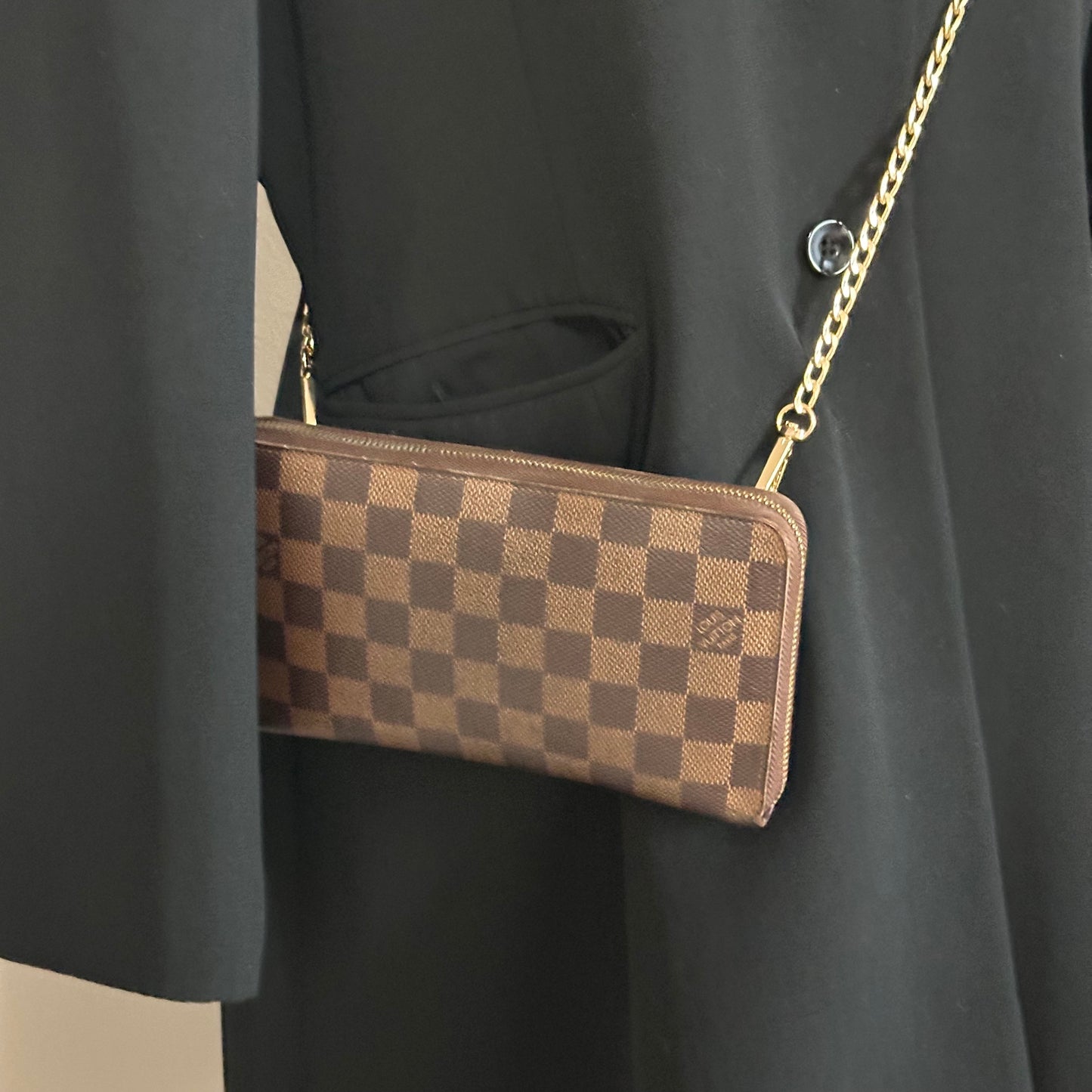 Authentic Louis Vuitton 2011 Damier Ebene Organizer Wallet Crossbody