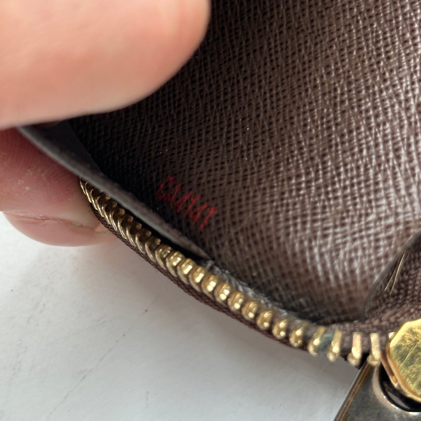 Authentic Louis Vuitton 2011 Damier Ebene Organizer Wallet Crossbody