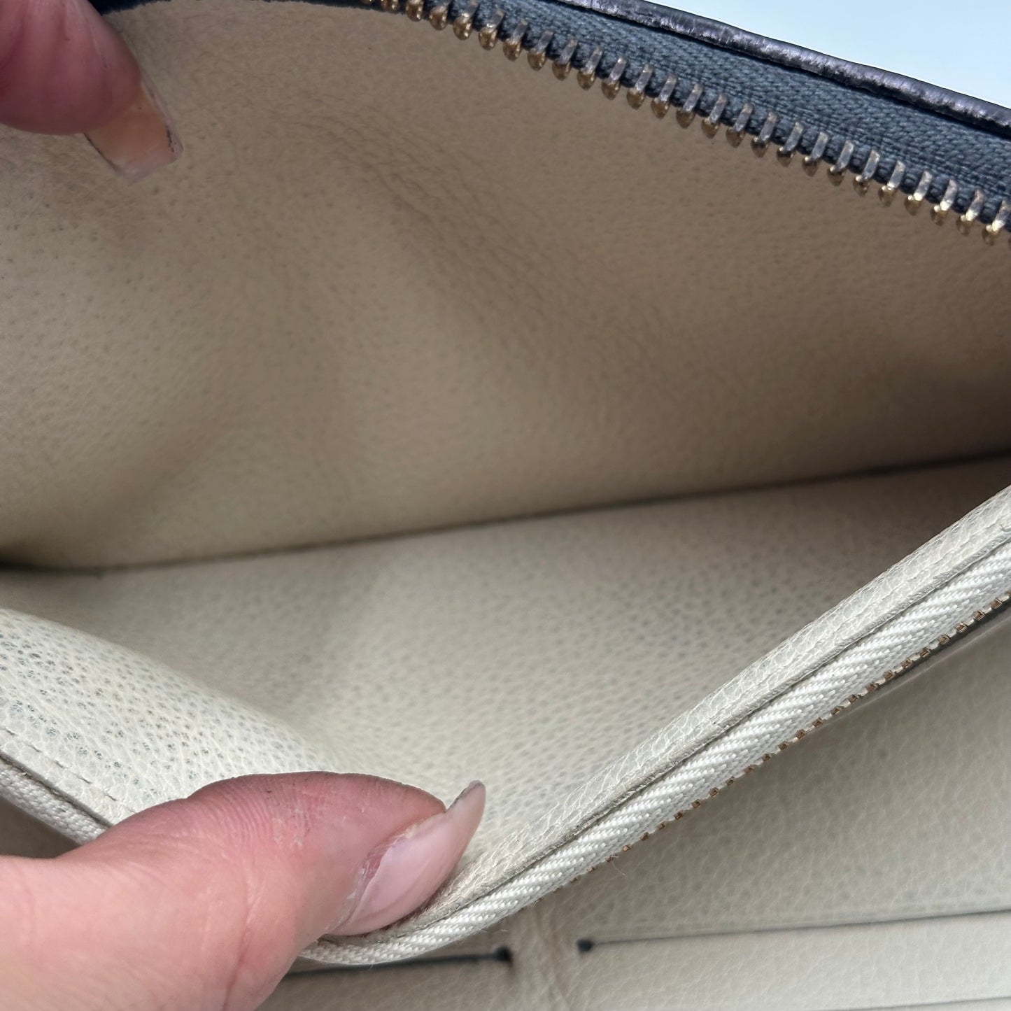 Authentic Louis Vuitton 2011 Black Empreinte Monogram Full Zipper Wallet Crossbody