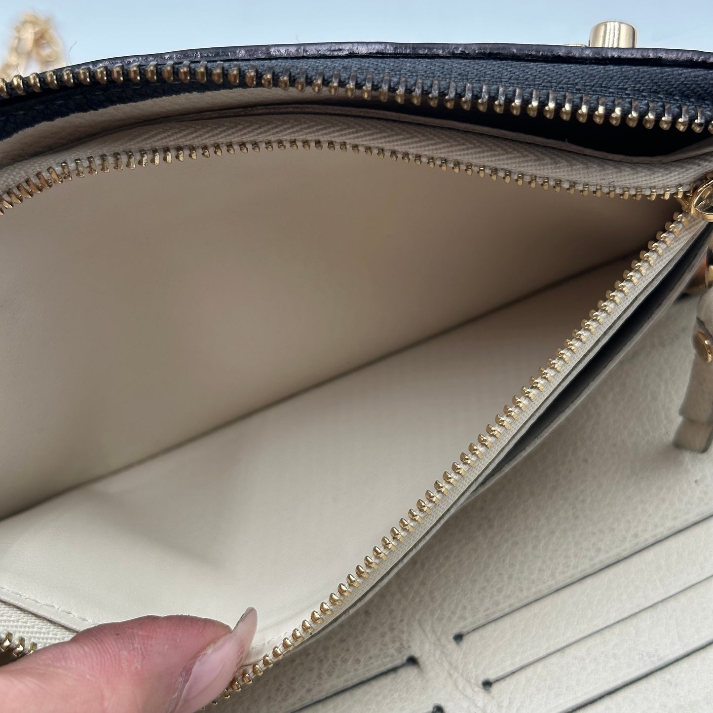 Authentic Louis Vuitton 2011 Black Empreinte Monogram Full Zipper Wallet Crossbody