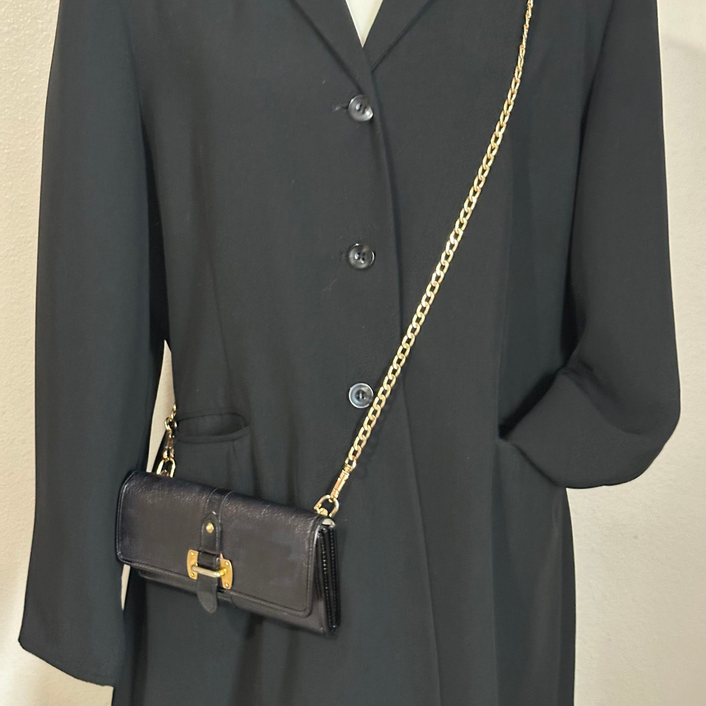 Authentic Louis Vuitton 2010 Suhali Sarah Wallet Crossbody