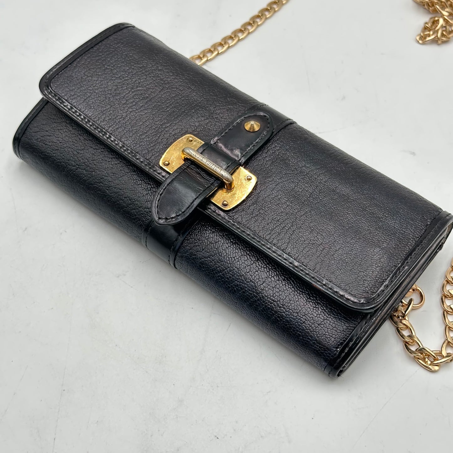 Authentic Louis Vuitton 2010 Suhali Sarah Wallet Crossbody