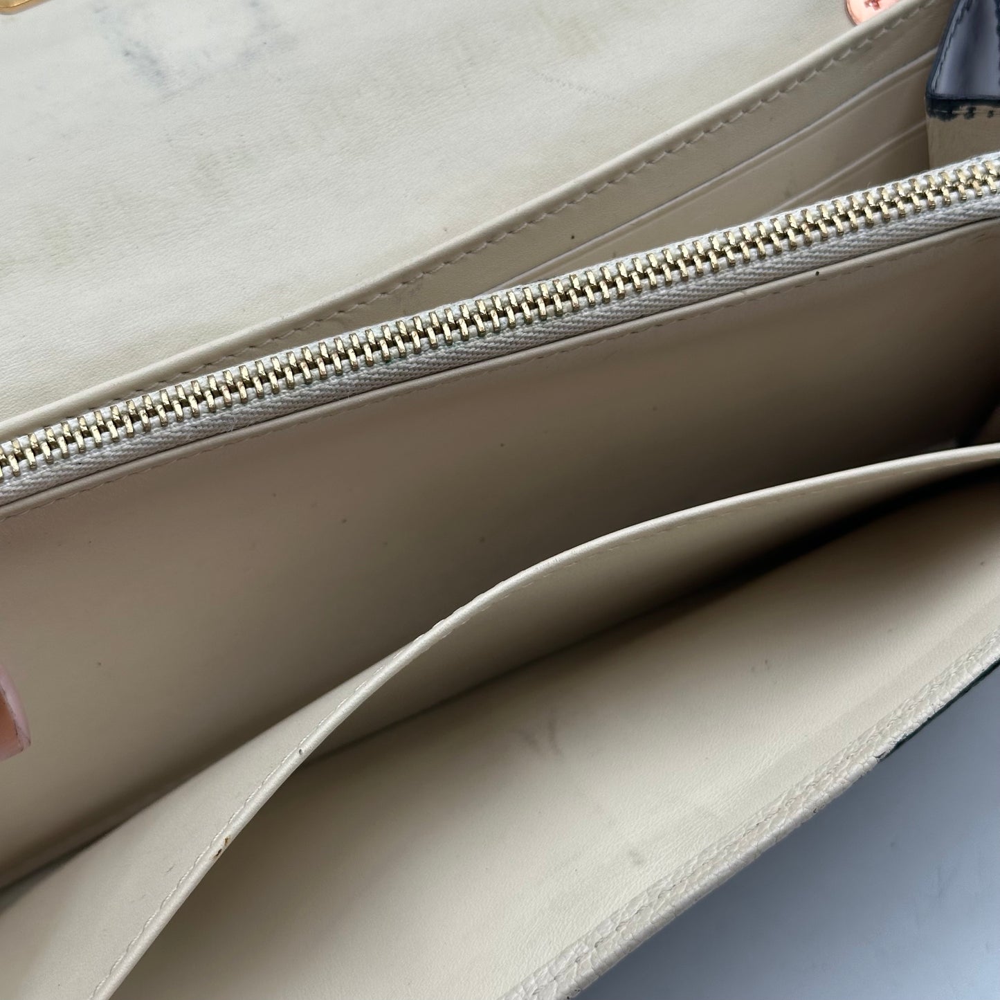 Authentic Louis Vuitton 2010 Suhali Sarah Wallet Crossbody