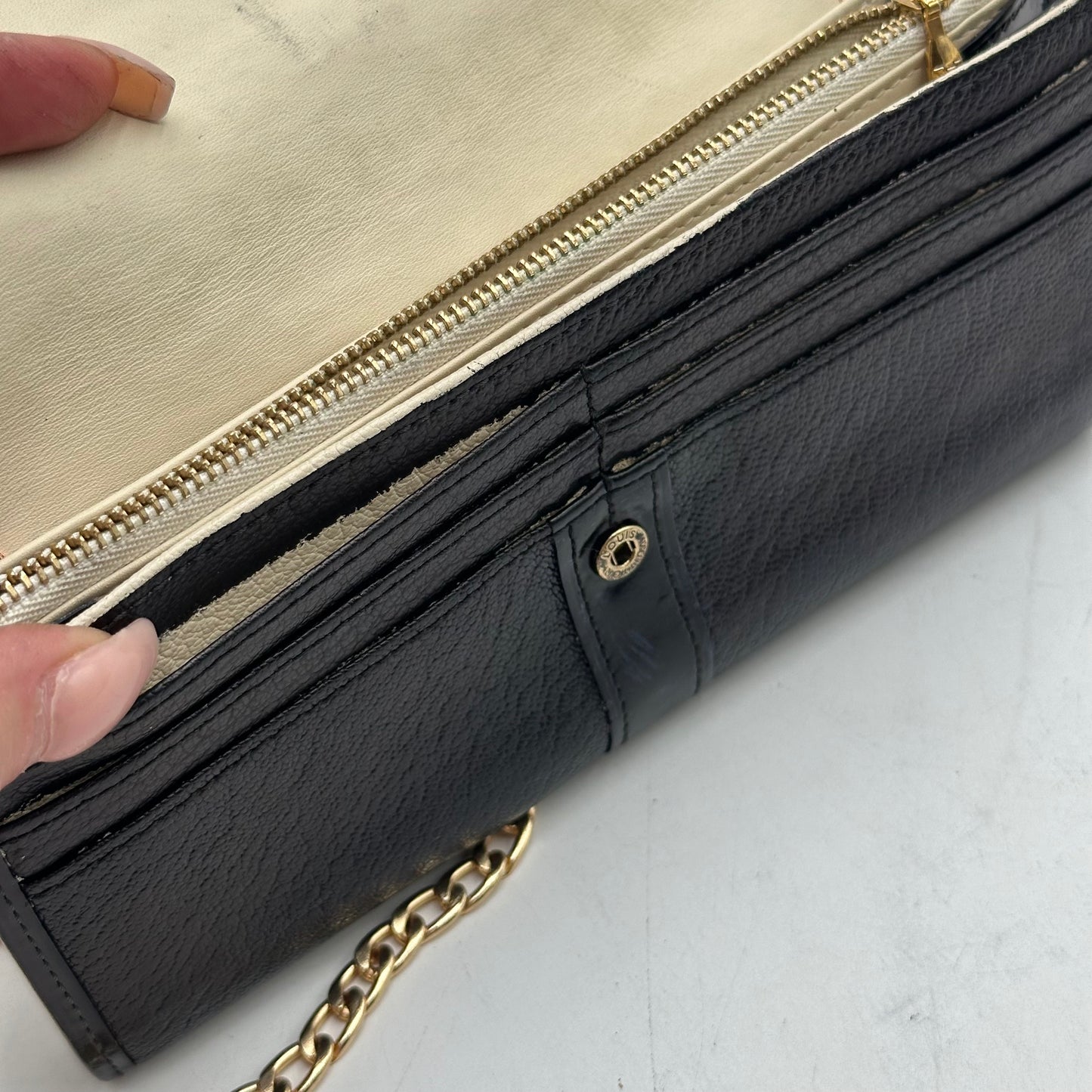 Authentic Louis Vuitton 2010 Suhali Sarah Wallet Crossbody