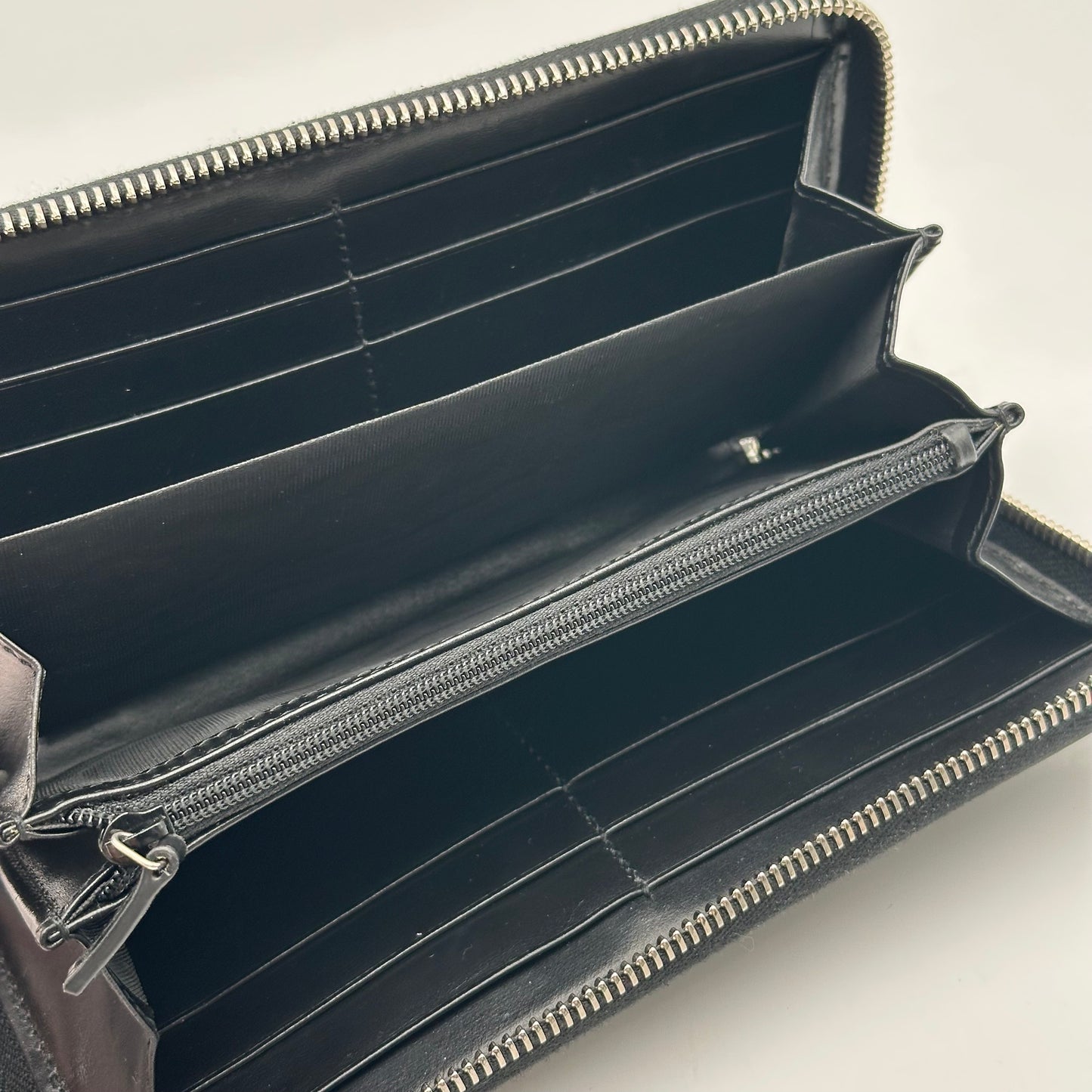 Authentic GUCCI Marmont Full Zip Wallet