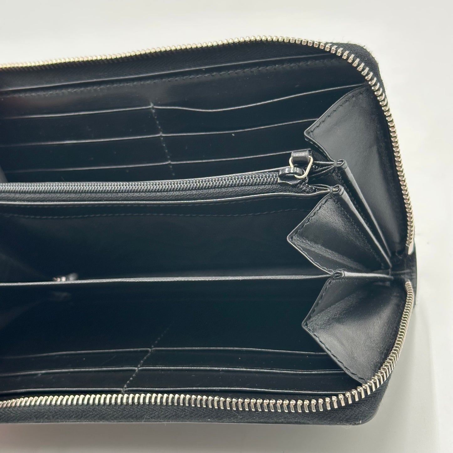 Authentic GUCCI Marmont Full Zip Wallet