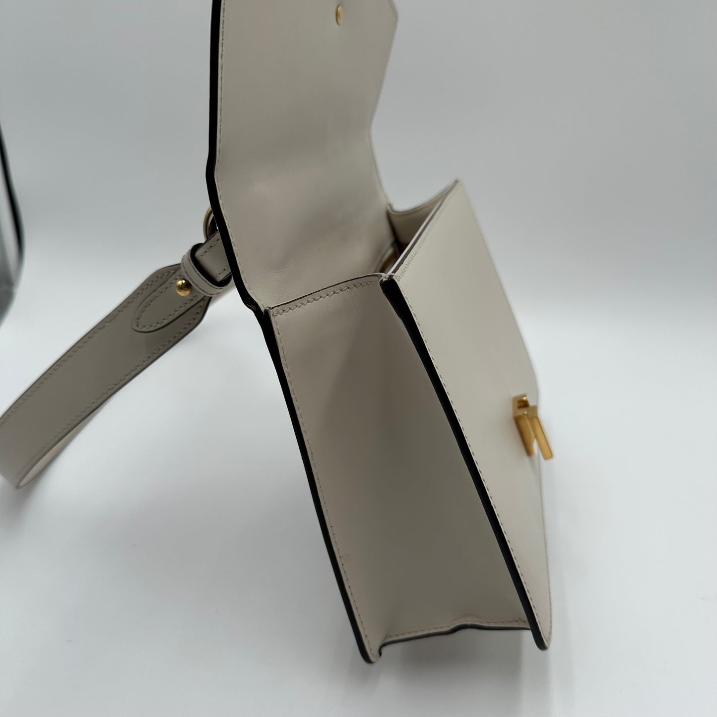 Authentic GUCCI Small Off White Sylvie