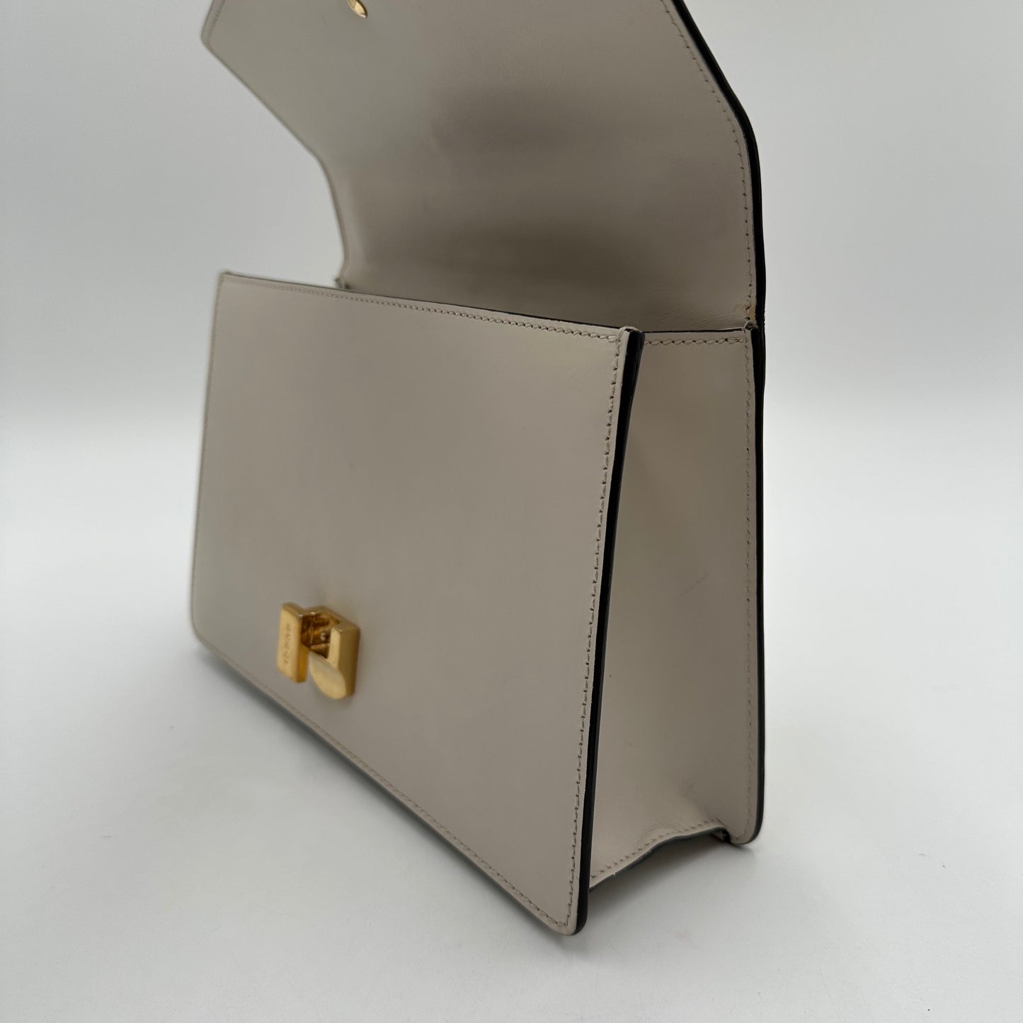 Authentic GUCCI Small Off White Sylvie