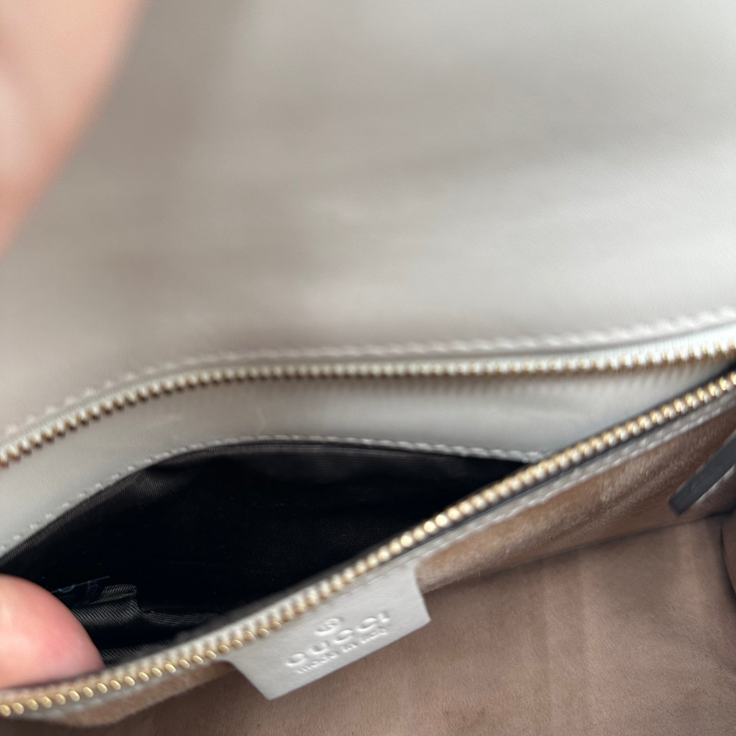 Authentic GUCCI Small Off White Sylvie